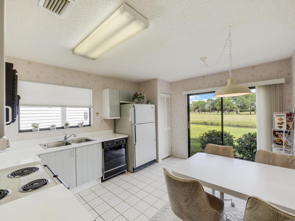 BEDFORD MEWS AT WELLINGTON - Residential