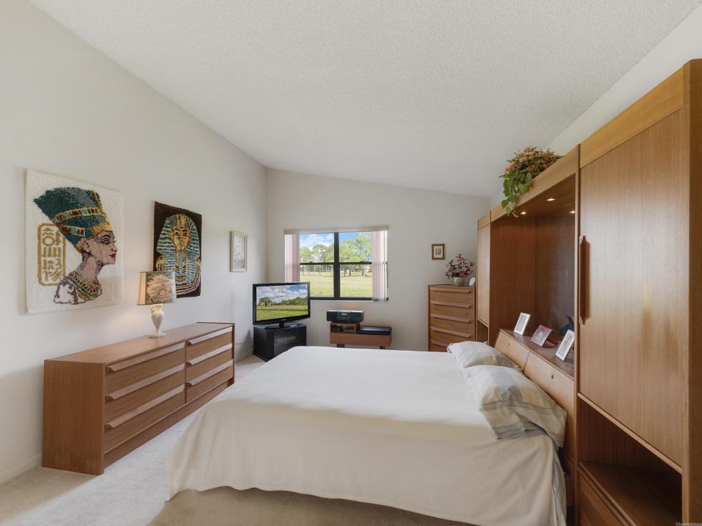 BEDFORD MEWS AT WELLINGTON - Residential