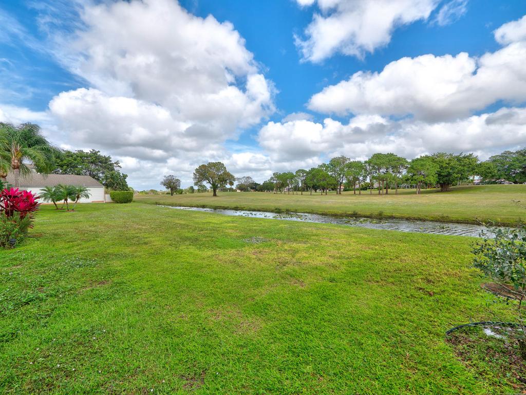 BEDFORD MEWS AT WELLINGTON - Residential