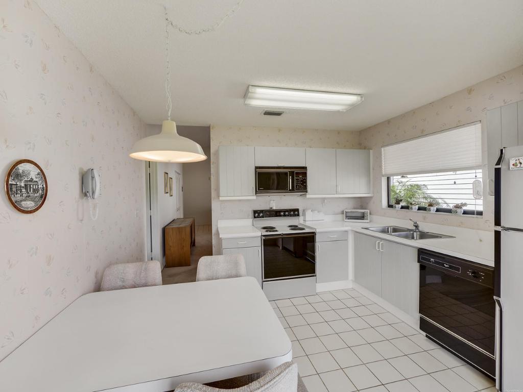 BEDFORD MEWS AT WELLINGTON - Residential