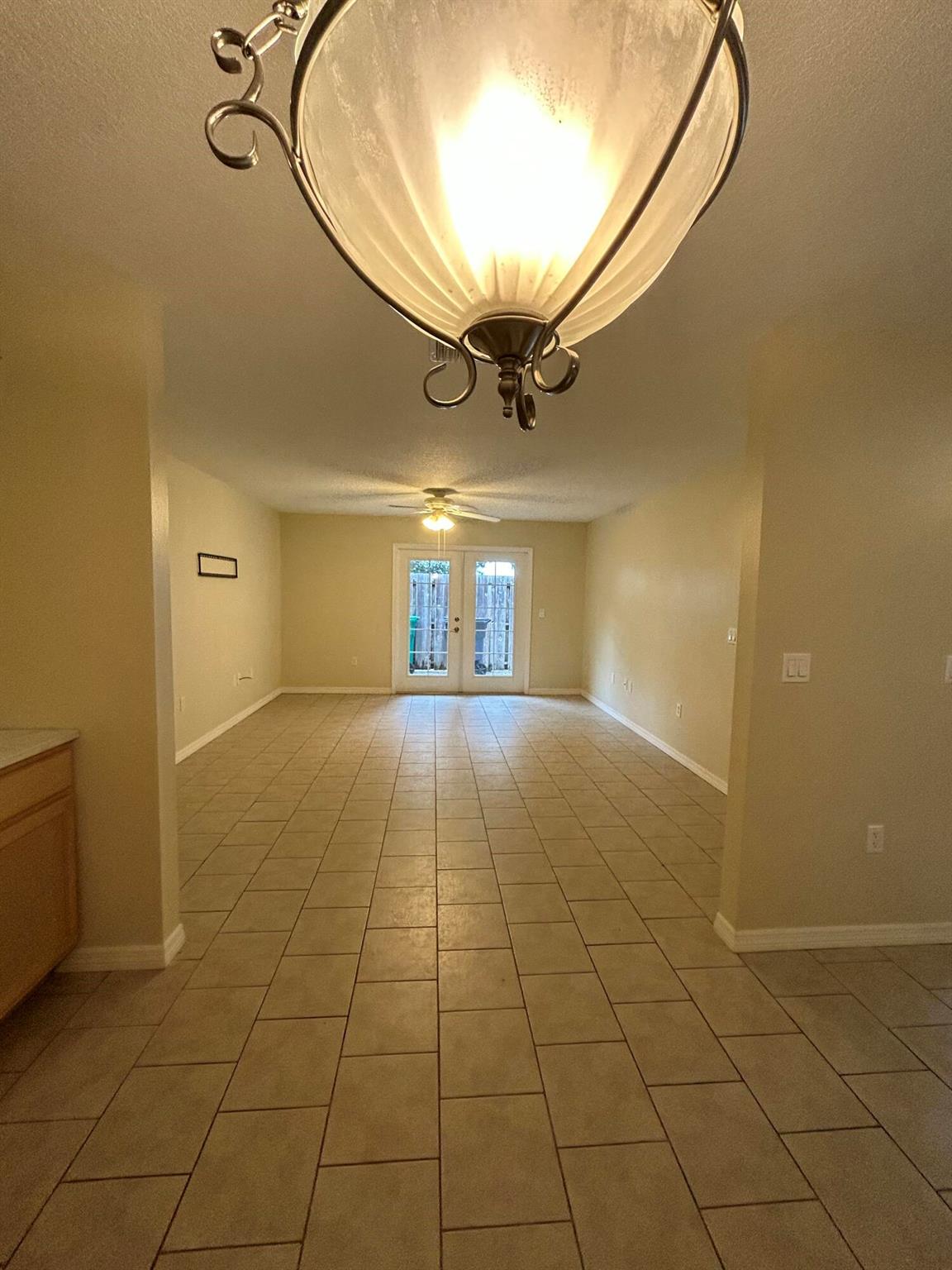 OAK LAKE VILLAS - Residential Lease