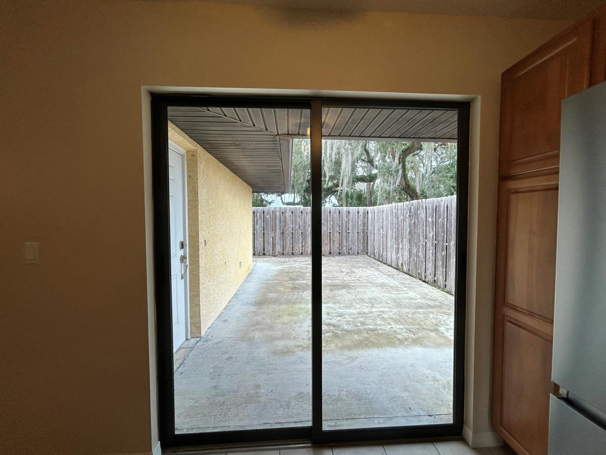 OAK LAKE VILLAS - Residential Lease