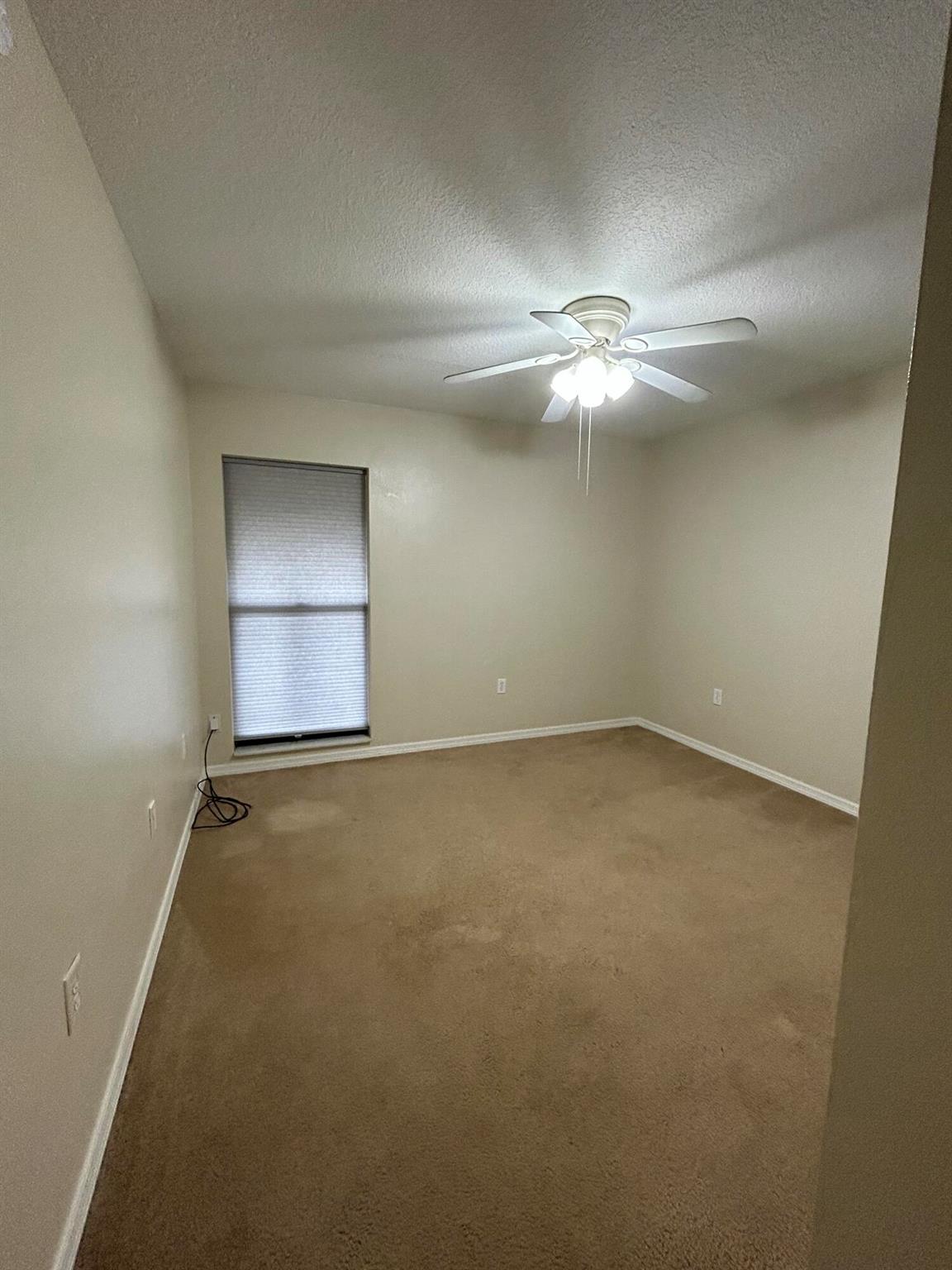 OAK LAKE VILLAS - Residential Lease