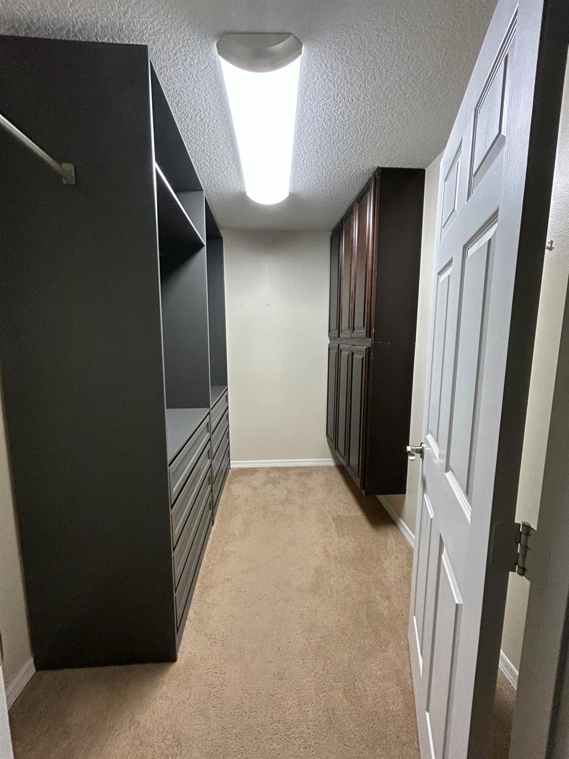 OAK LAKE VILLAS - Residential Lease