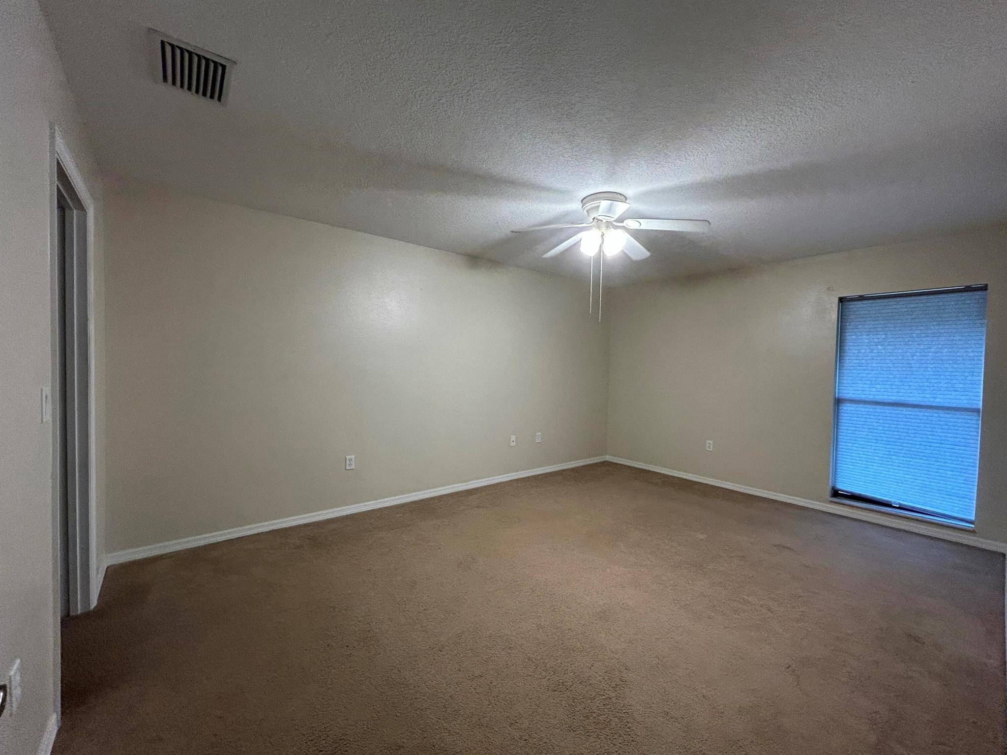 OAK LAKE VILLAS - Residential Lease