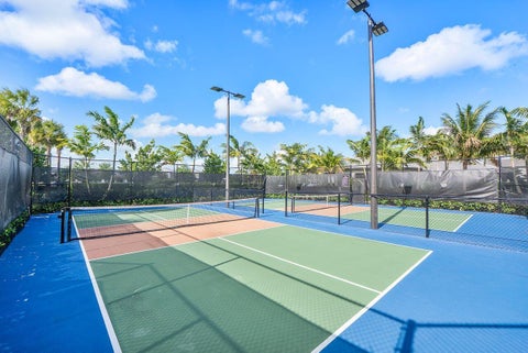 Tiny photo for 2719 Oak Tree Lane, Oakland Park, FL 33309 (MLS # B26049551)