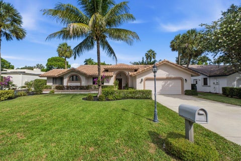 Photo of 2719 Oak Tree Lane, Oakland Park, FL 33309 (MLS # B26049551)