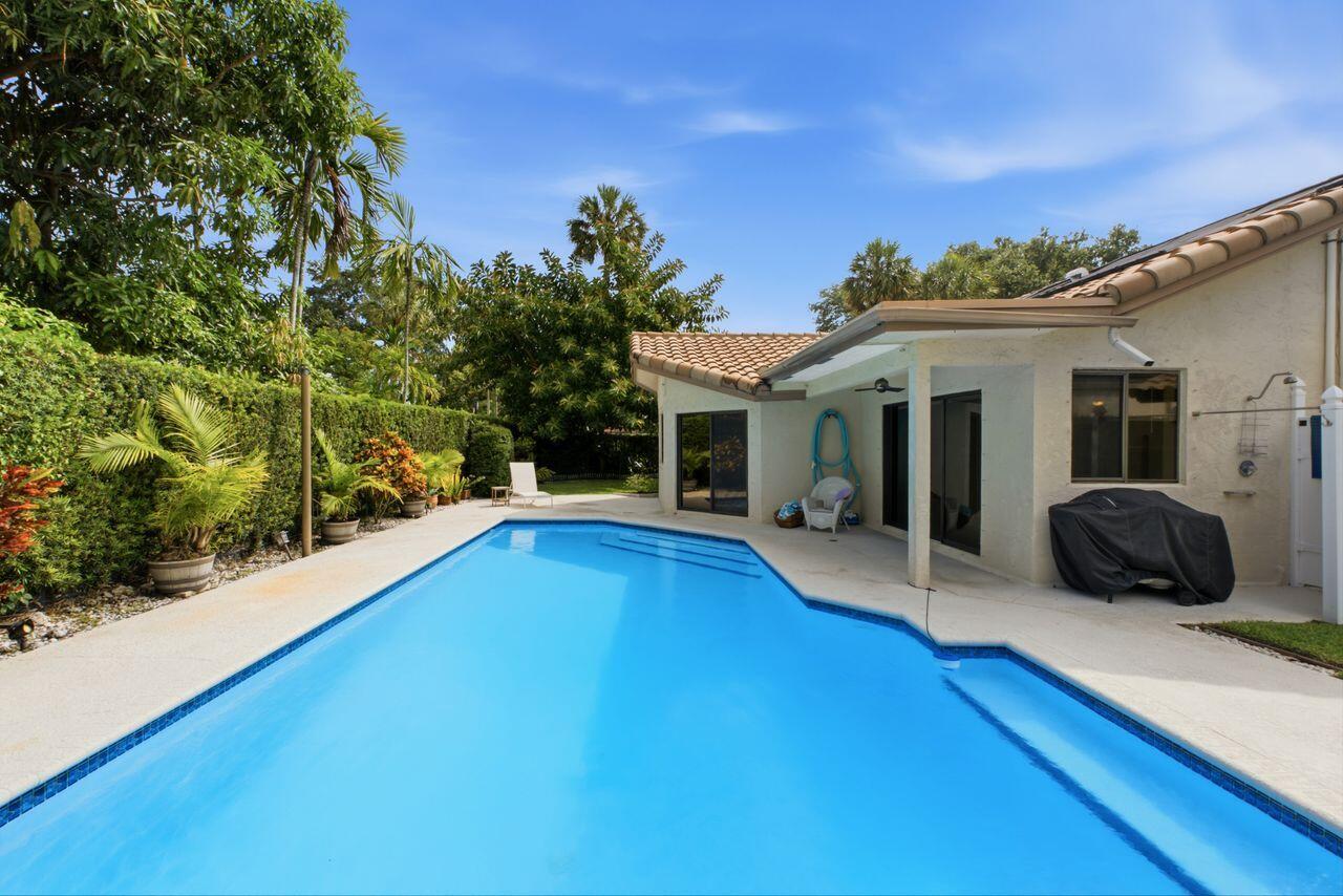2719 Oak Tree Lane, Oakland Park FL 33309