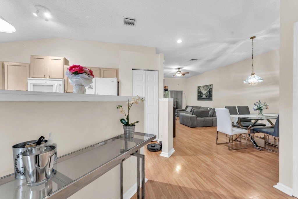Photo of 8385 VÃ­a Serena, Boca Raton, FL 33433 (MLS # B26037306)