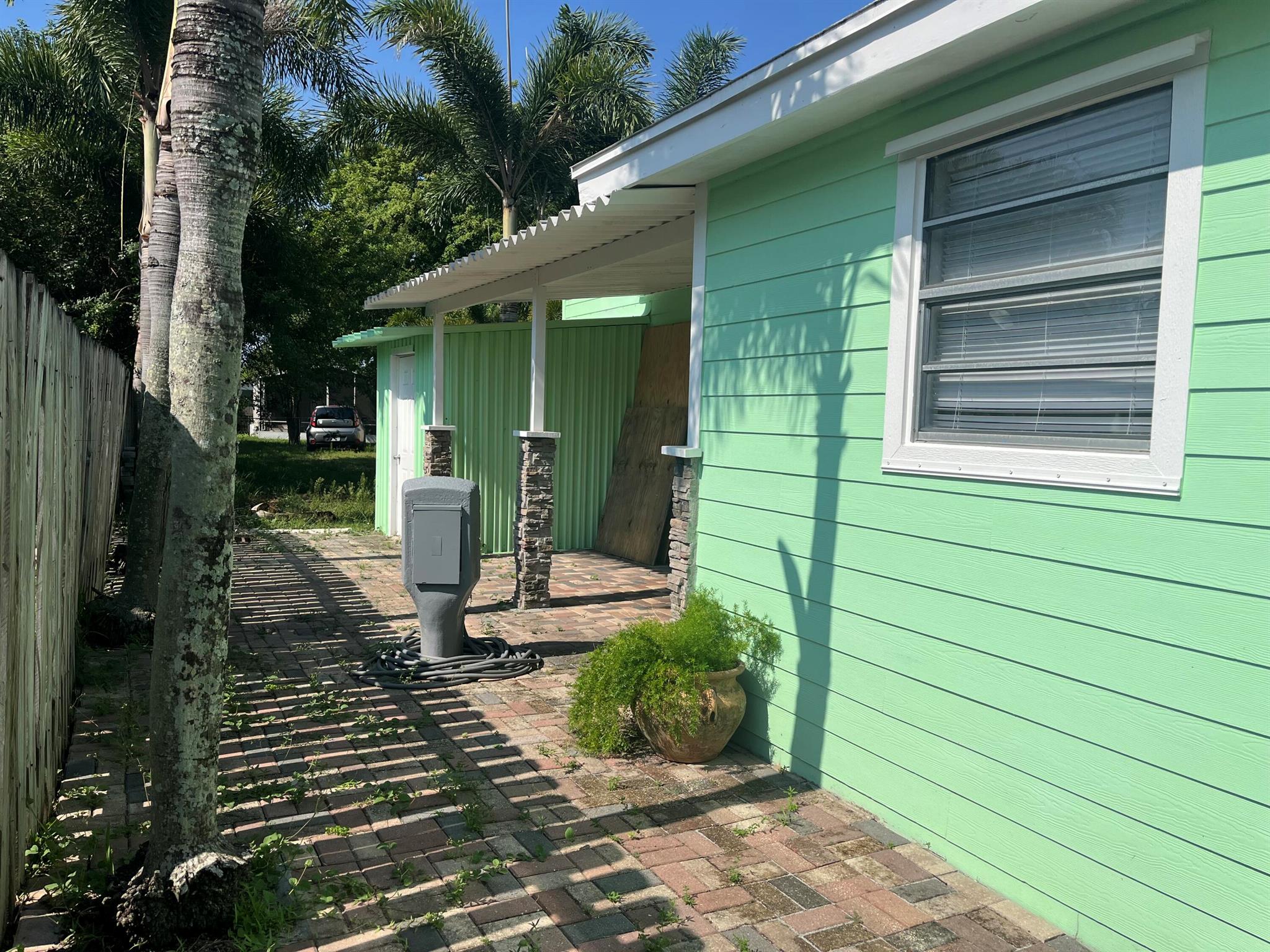 11876 Atlantic Circle, Boca Raton, FL, 33428/$295,000 2 11876 Atlantic Circle