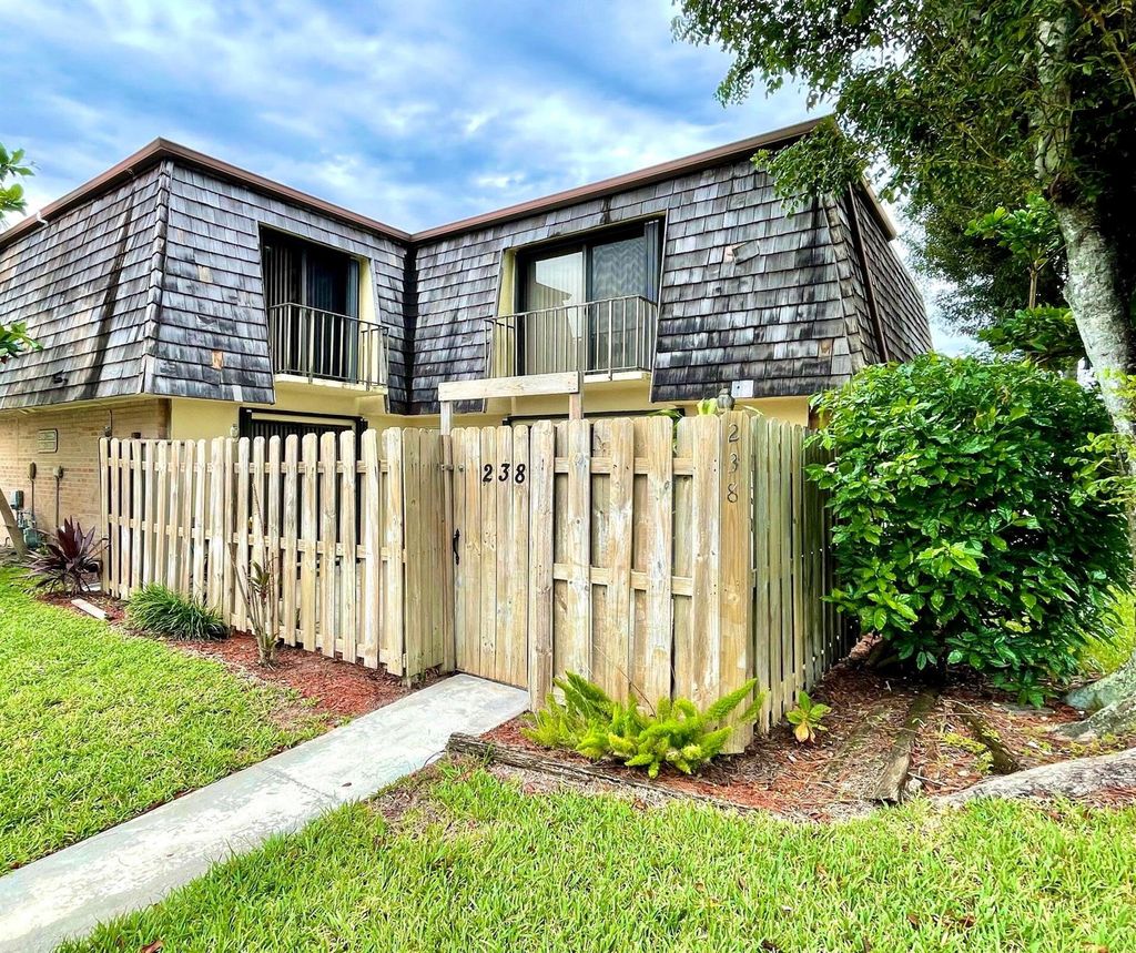 Photo of 238 Lake Arbor Drive, Palm Springs, FL 33461 (MLS # R10941316)