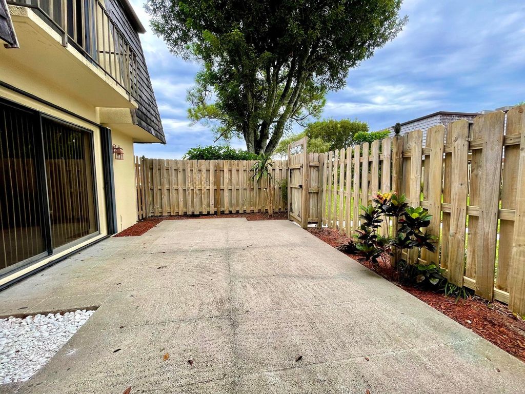 Photo of 238 Lake Arbor Drive, Palm Springs, FL 33461 (MLS # R10941316)