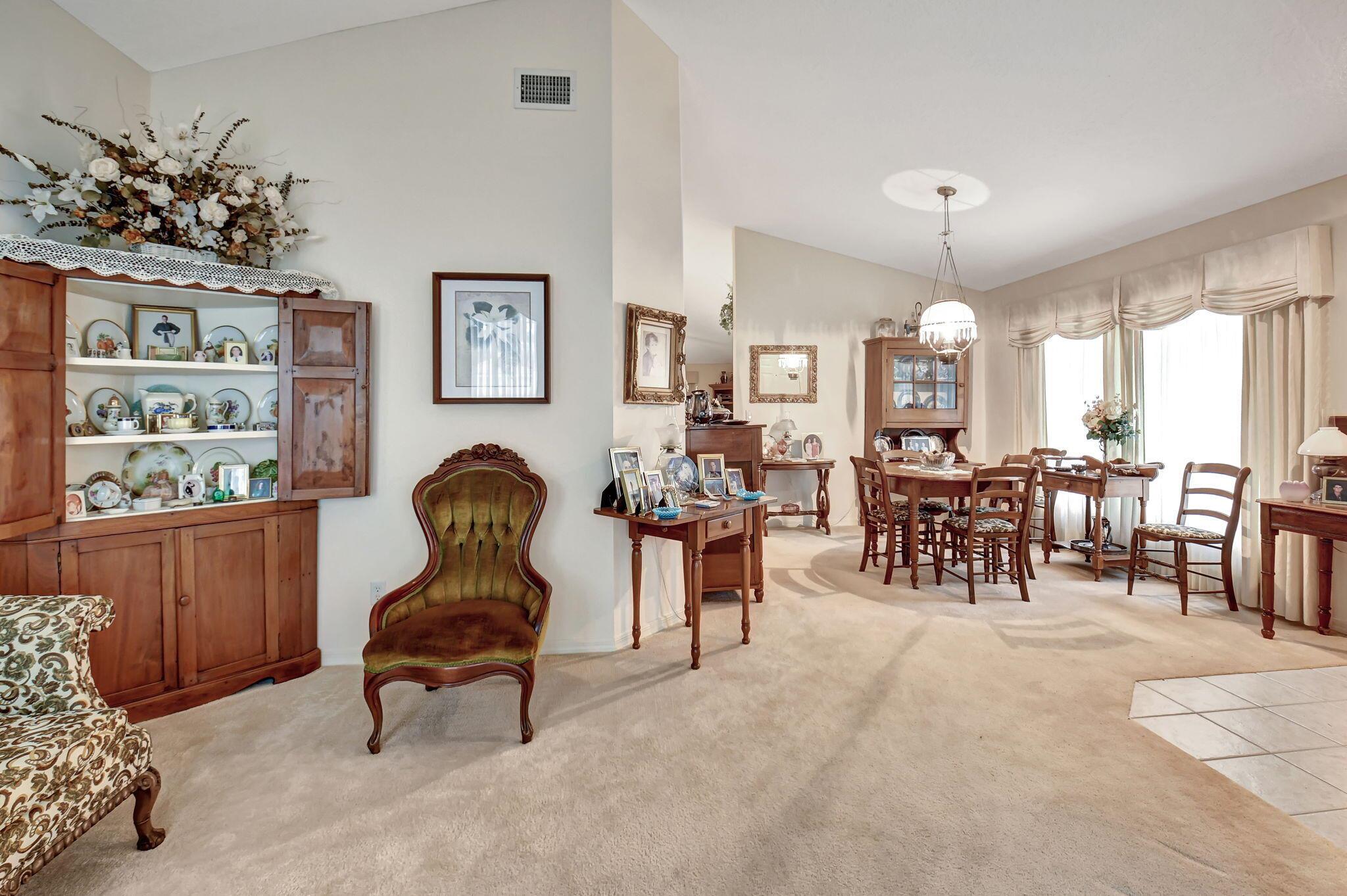 DELRAY LAKES - Residential