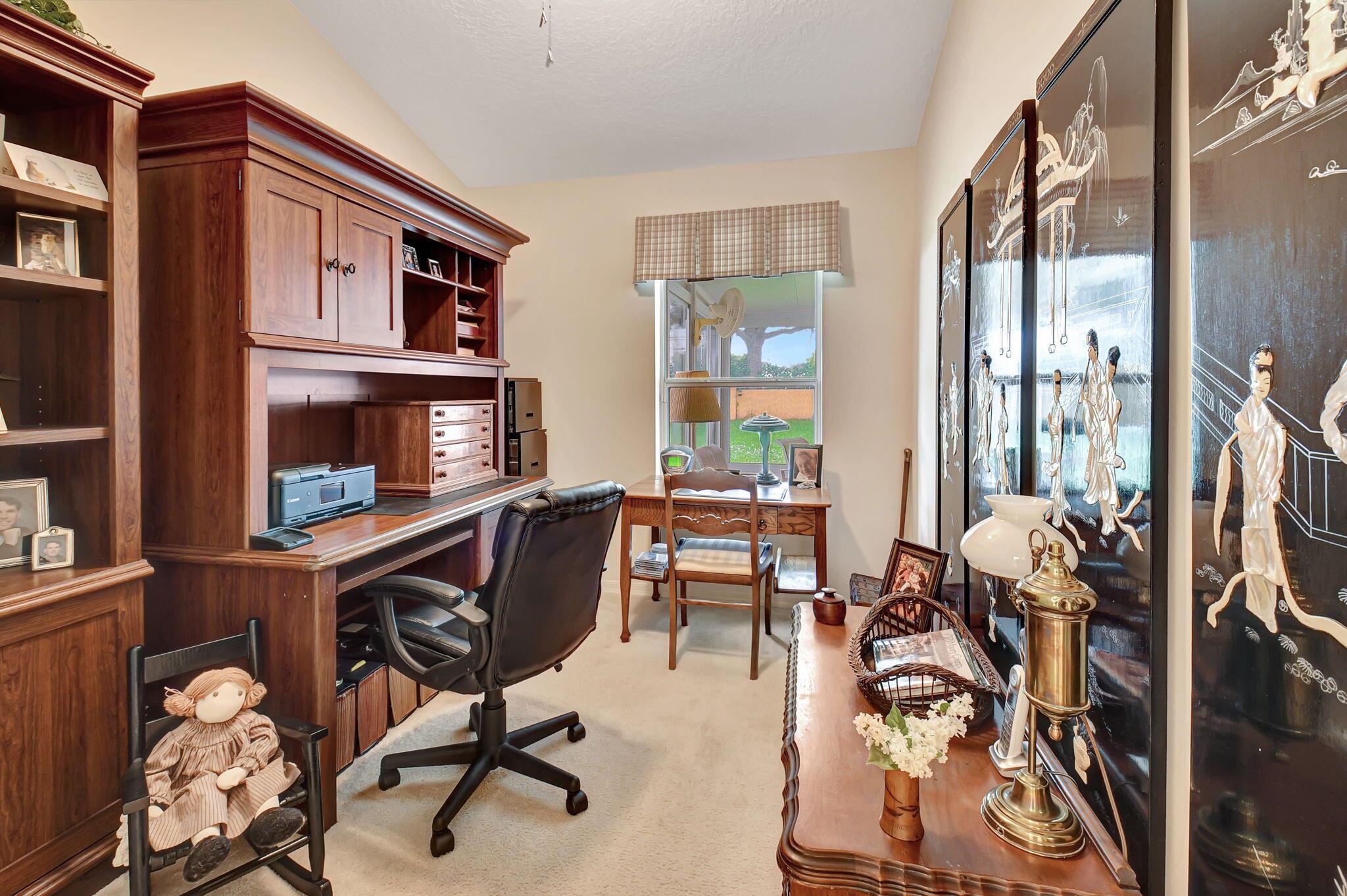 DELRAY LAKES - Residential