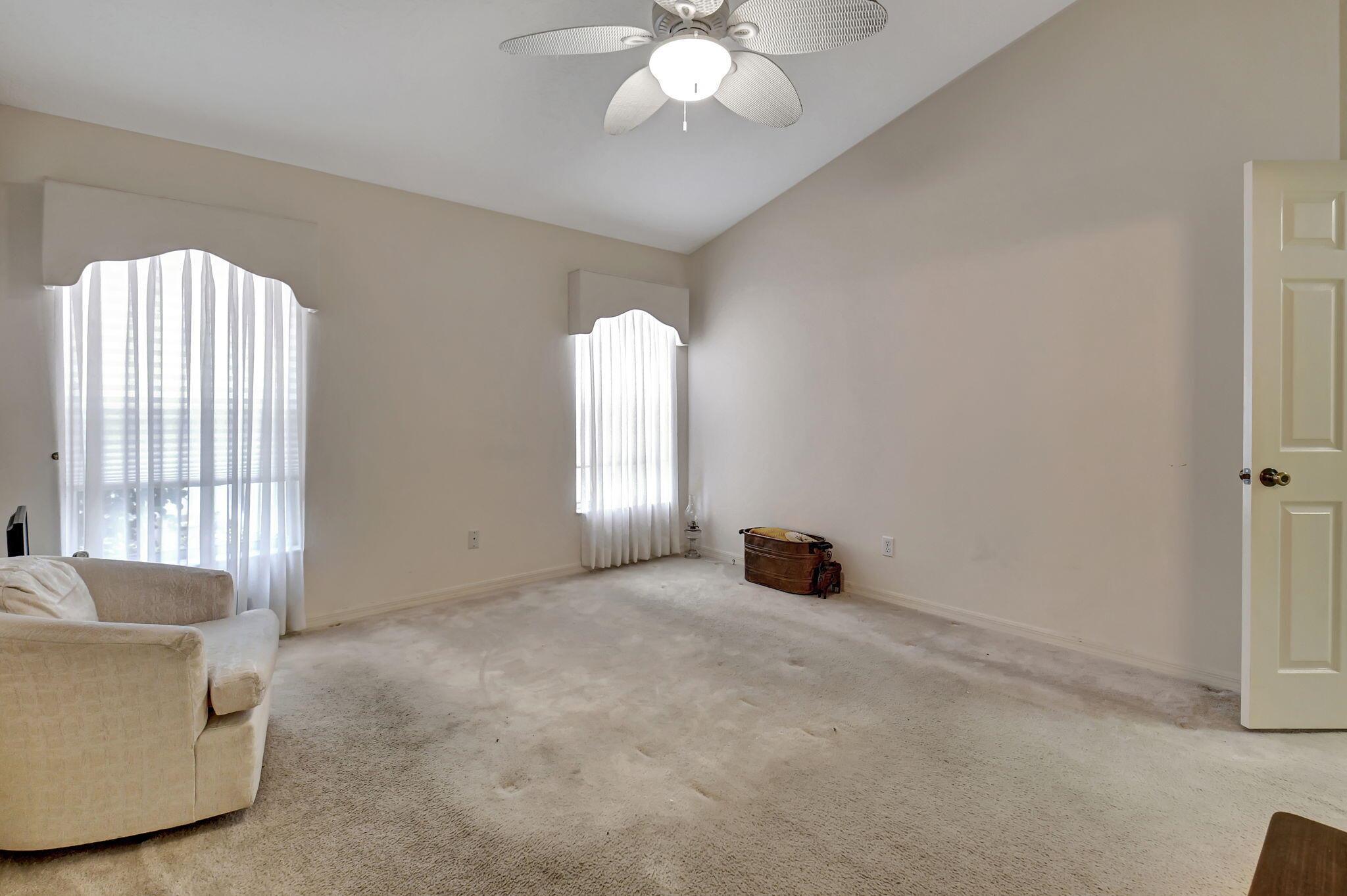 DELRAY LAKES - Residential