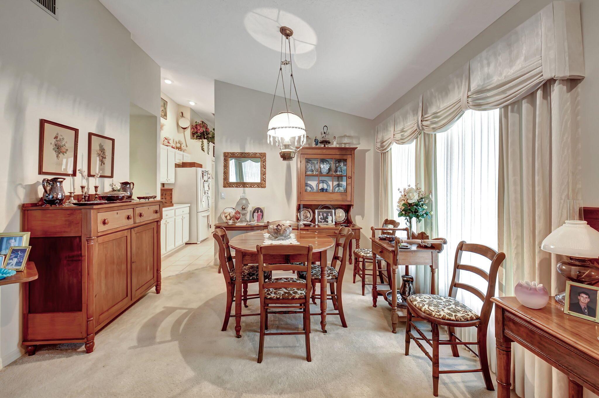 DELRAY LAKES - Residential