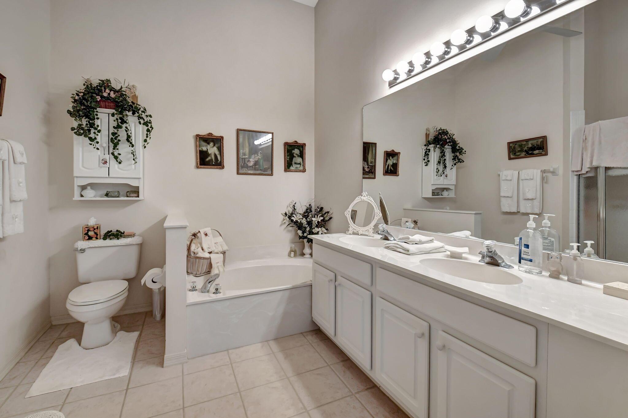 DELRAY LAKES - Residential