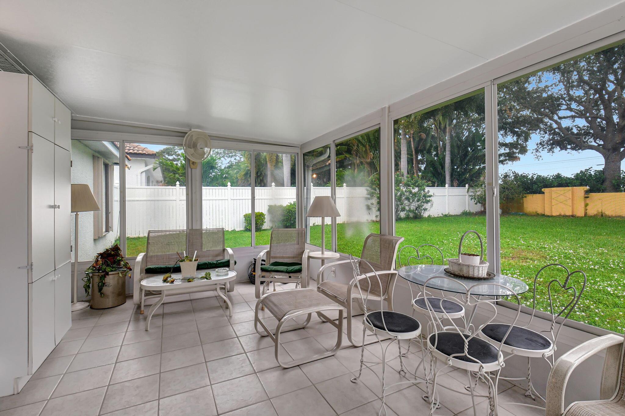 DELRAY LAKES - Residential