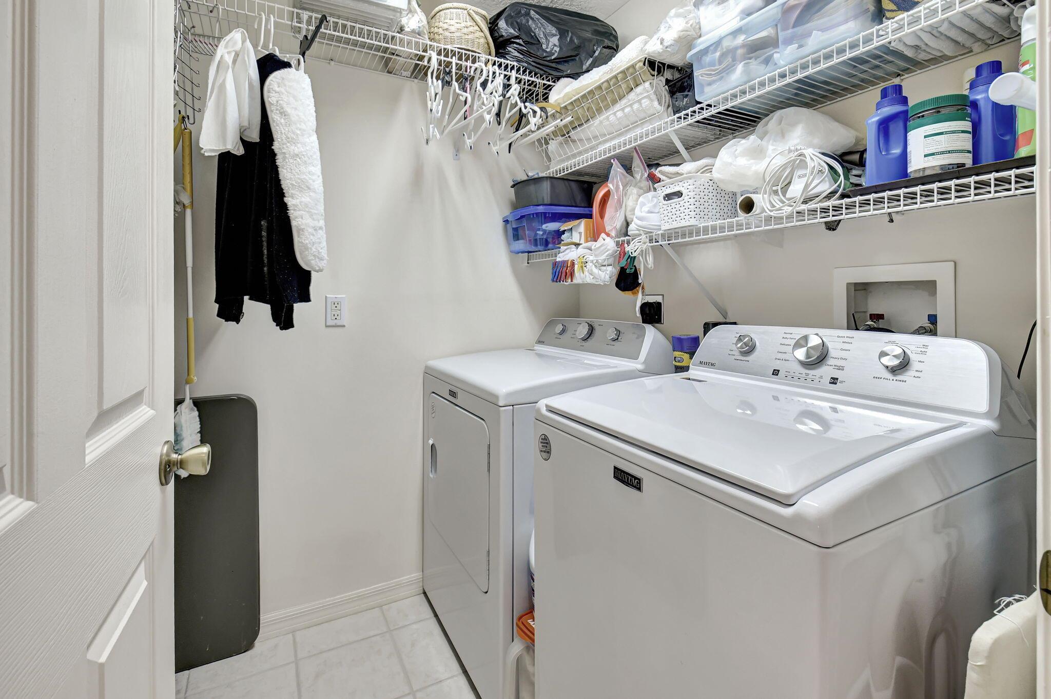 DELRAY LAKES - Residential