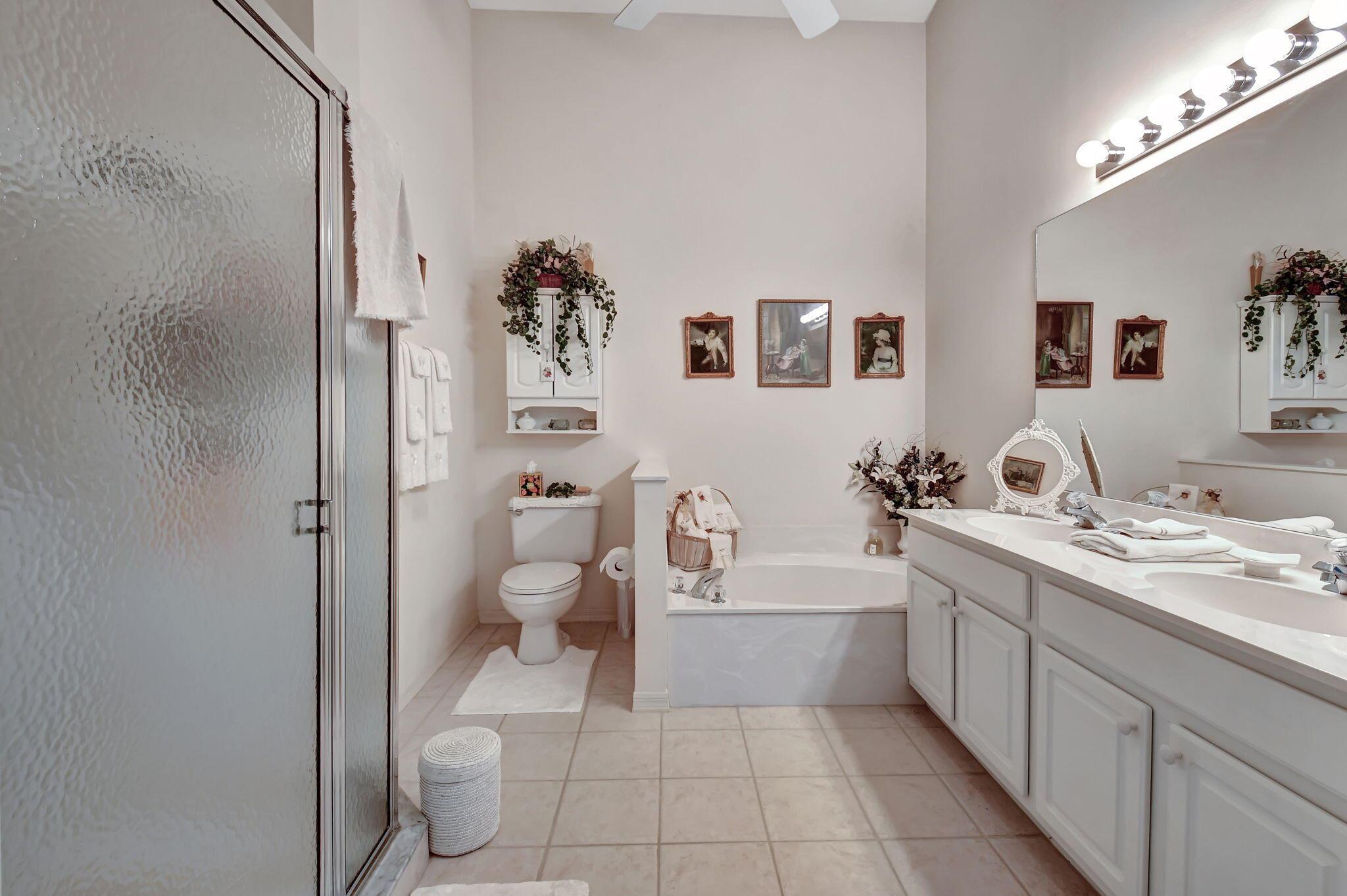 DELRAY LAKES - Residential