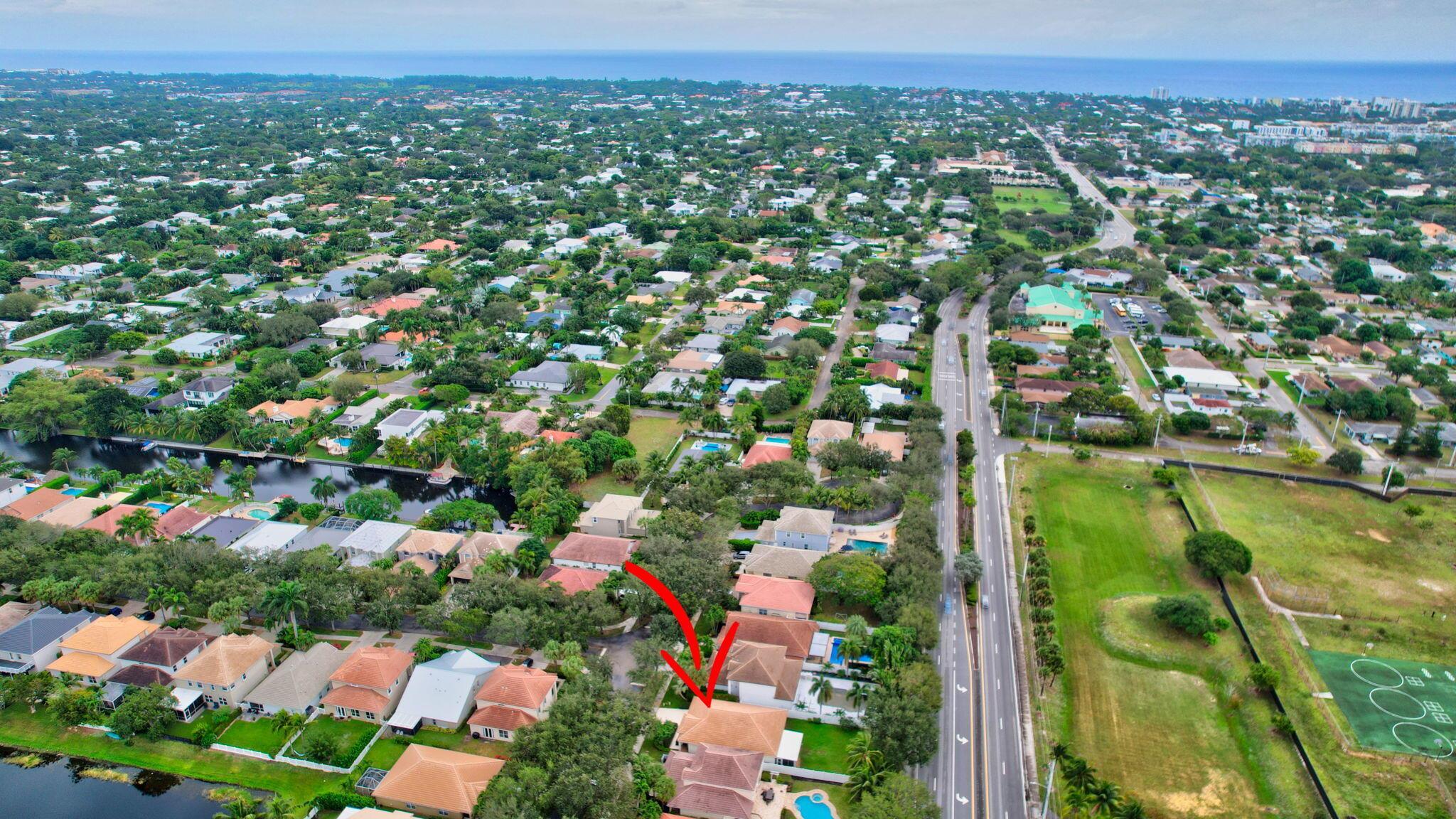 DELRAY LAKES - Residential