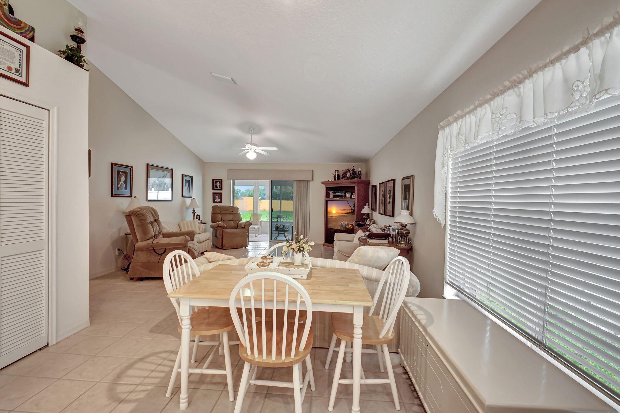 DELRAY LAKES - Residential