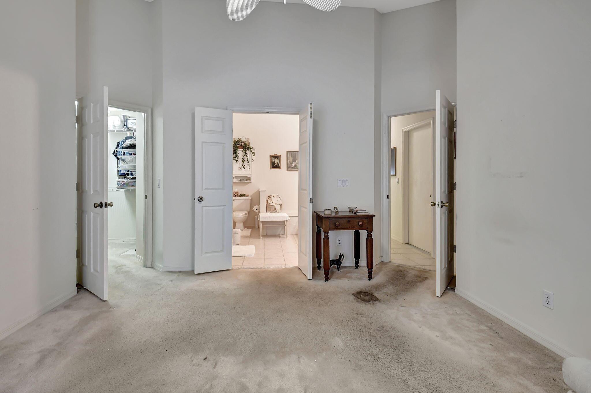 DELRAY LAKES - Residential