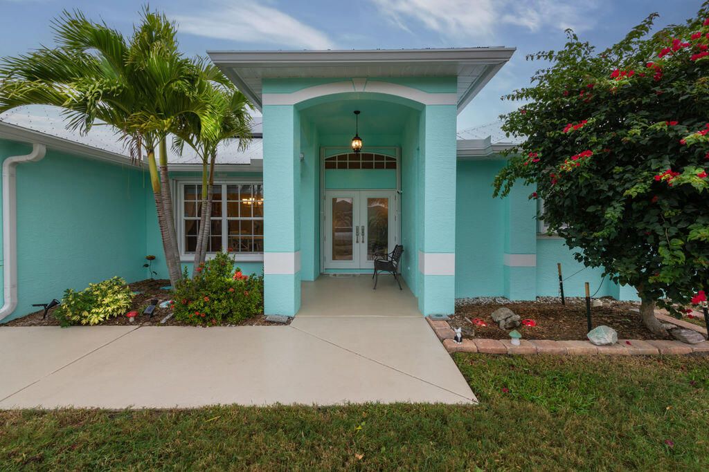 Photo of 3353 SW Frankford Street, Port Saint Lucie, FL 34953 (MLS # R10951880)