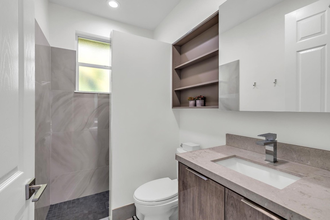 Pinehurst Woods 166-14 B - Residential