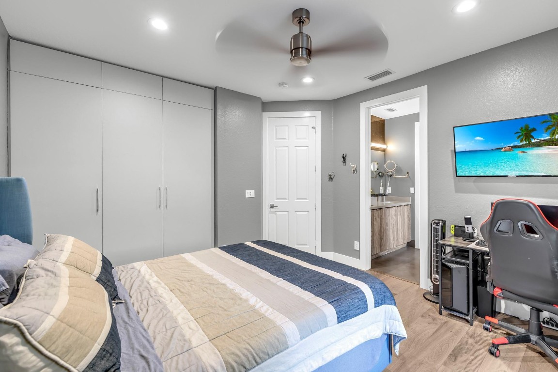 Pinehurst Woods 166-14 B - Residential