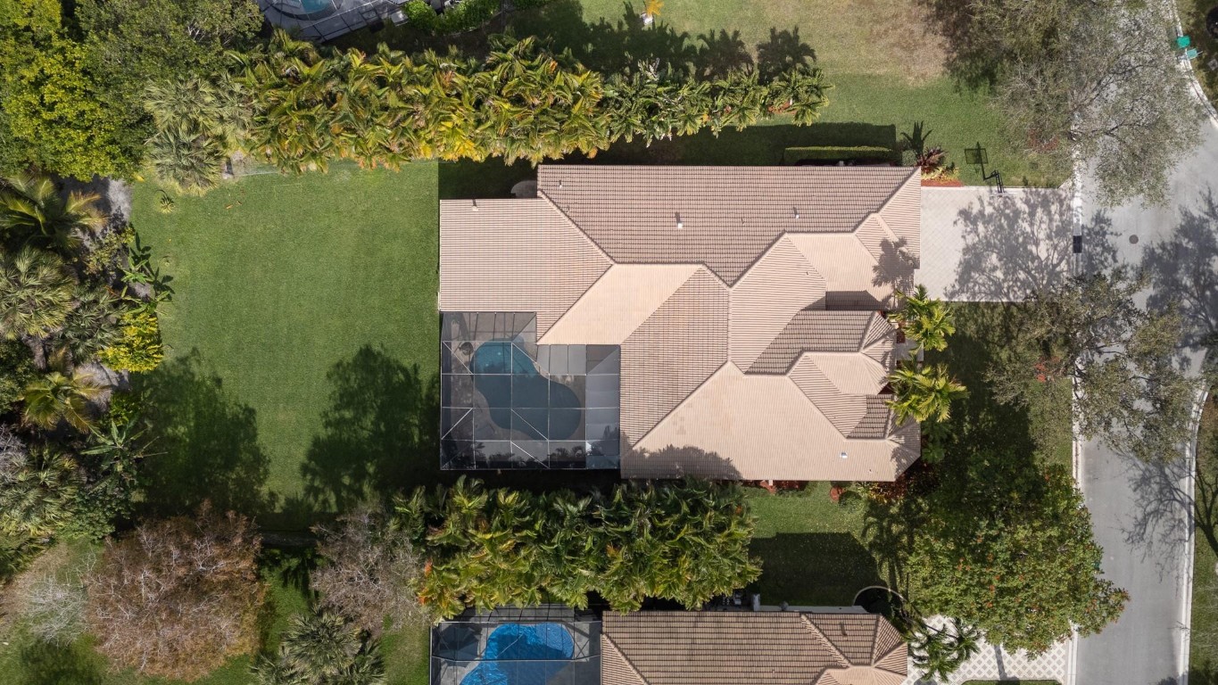 Pinehurst Woods 166-14 B - Residential