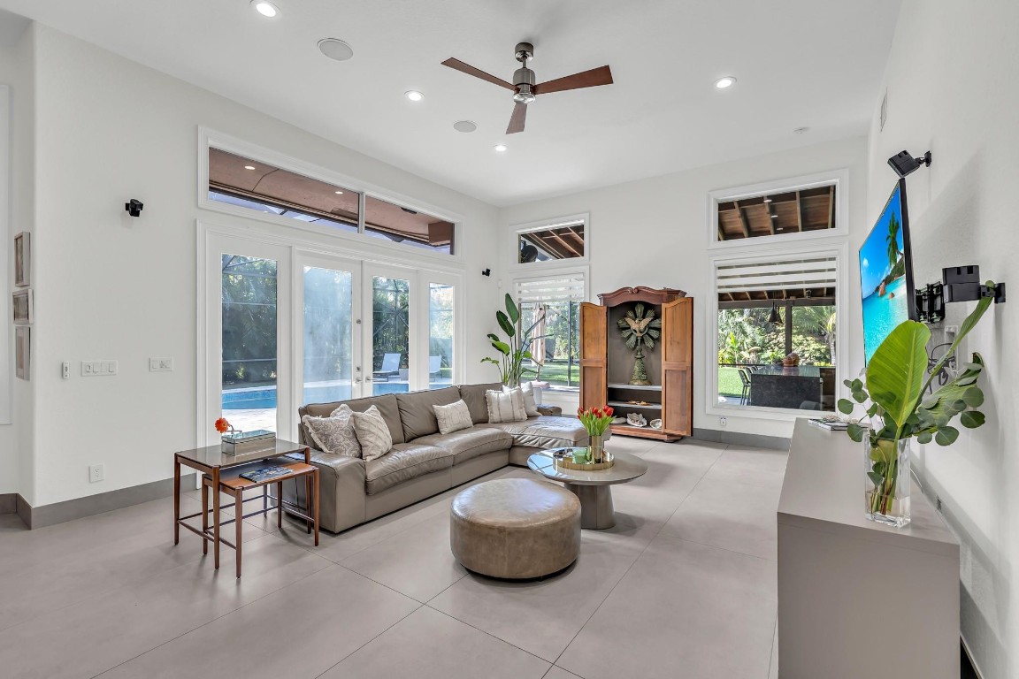 Pinehurst Woods 166-14 B - Residential