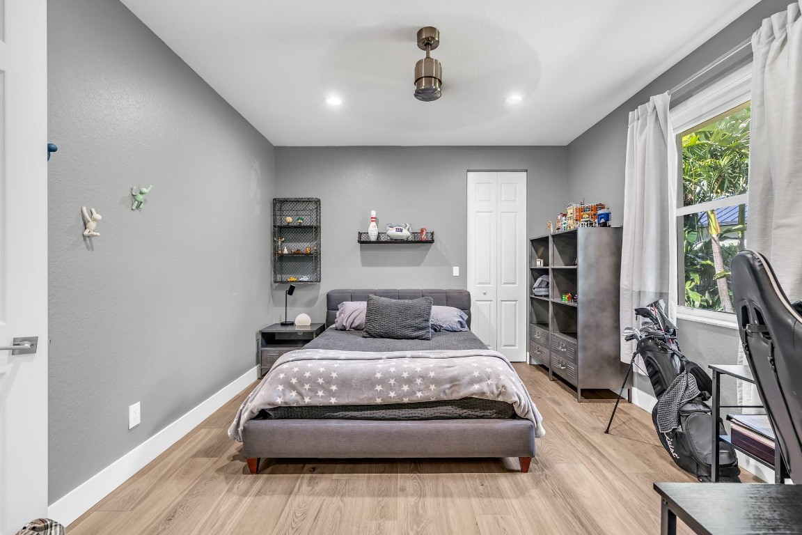 Pinehurst Woods 166-14 B - Residential