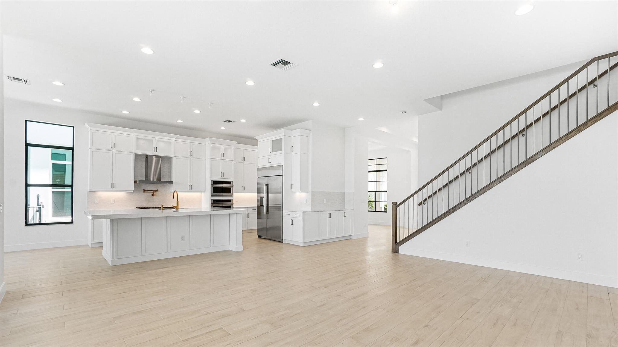 ALTON NEIGHBORHOOD - Residential