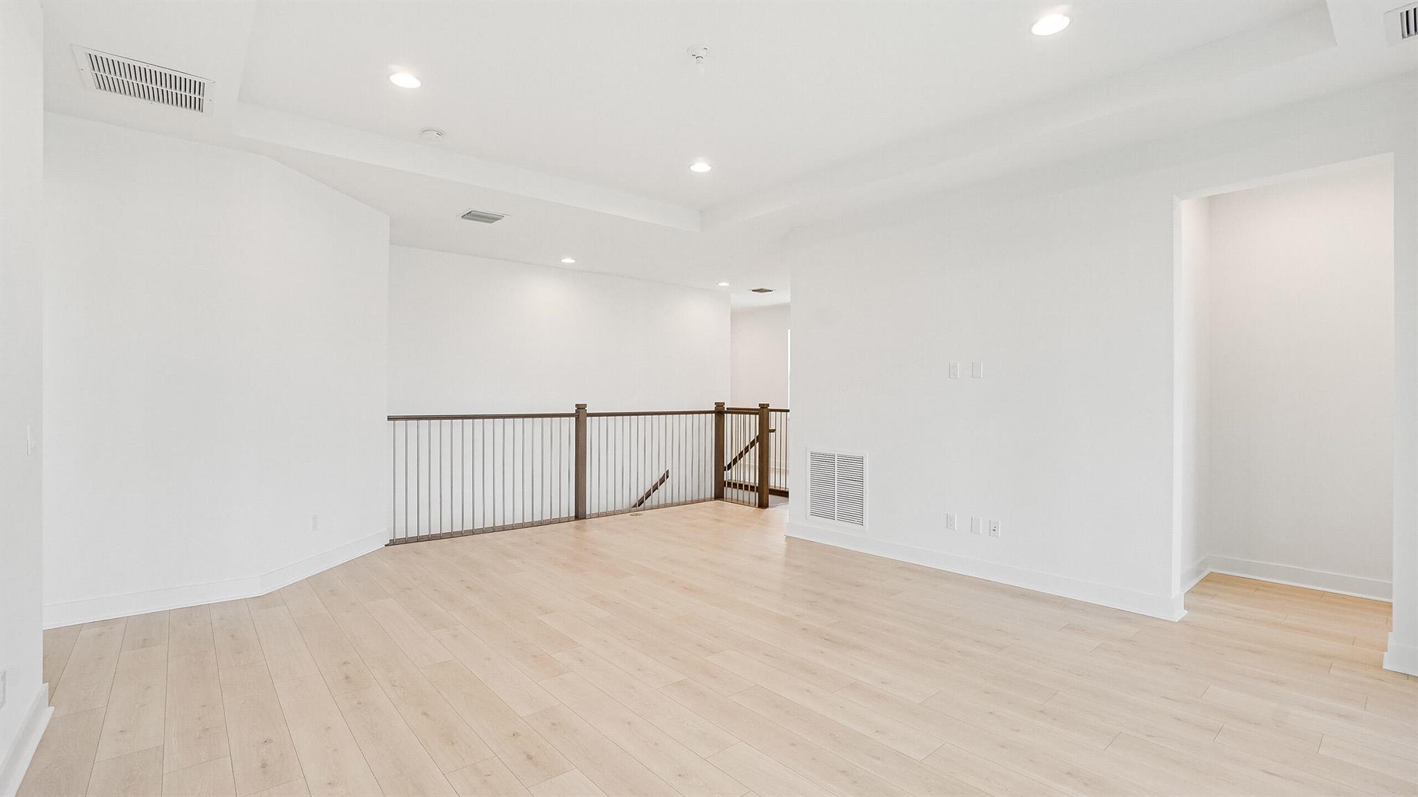 ALTON NEIGHBORHOOD - Residential