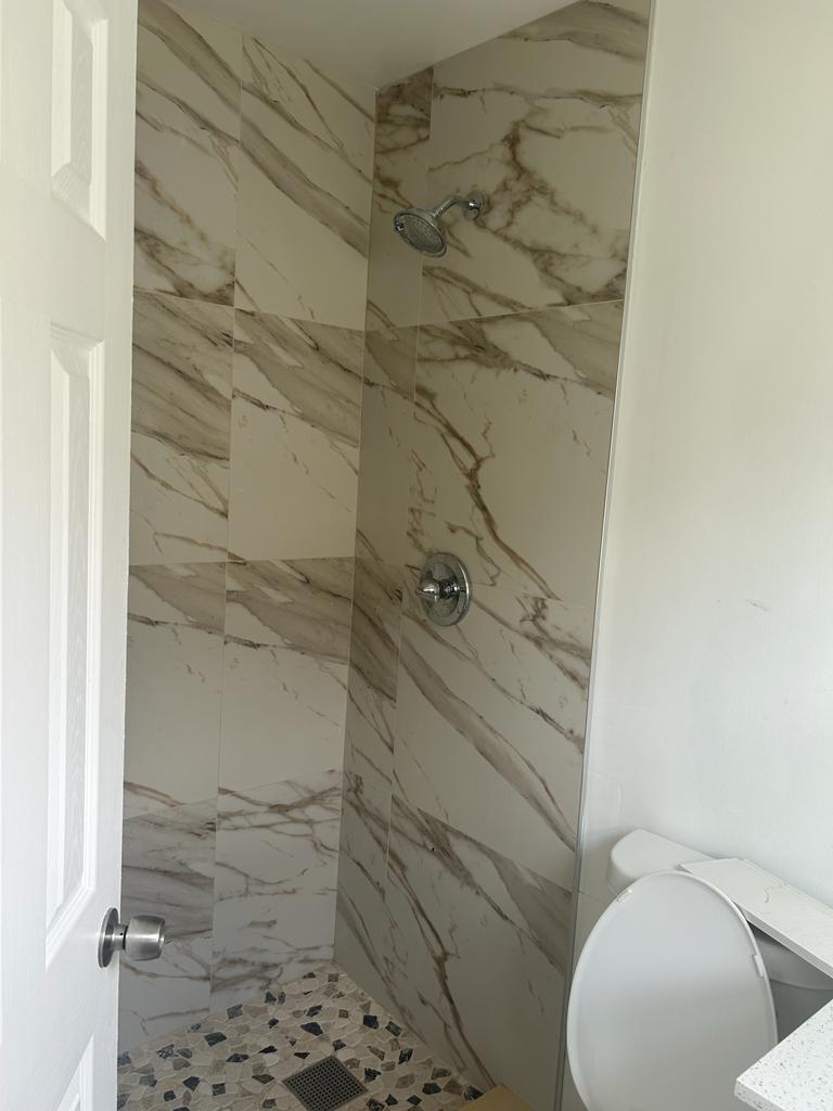 Oak Grove 27-16 B - Residential Lease