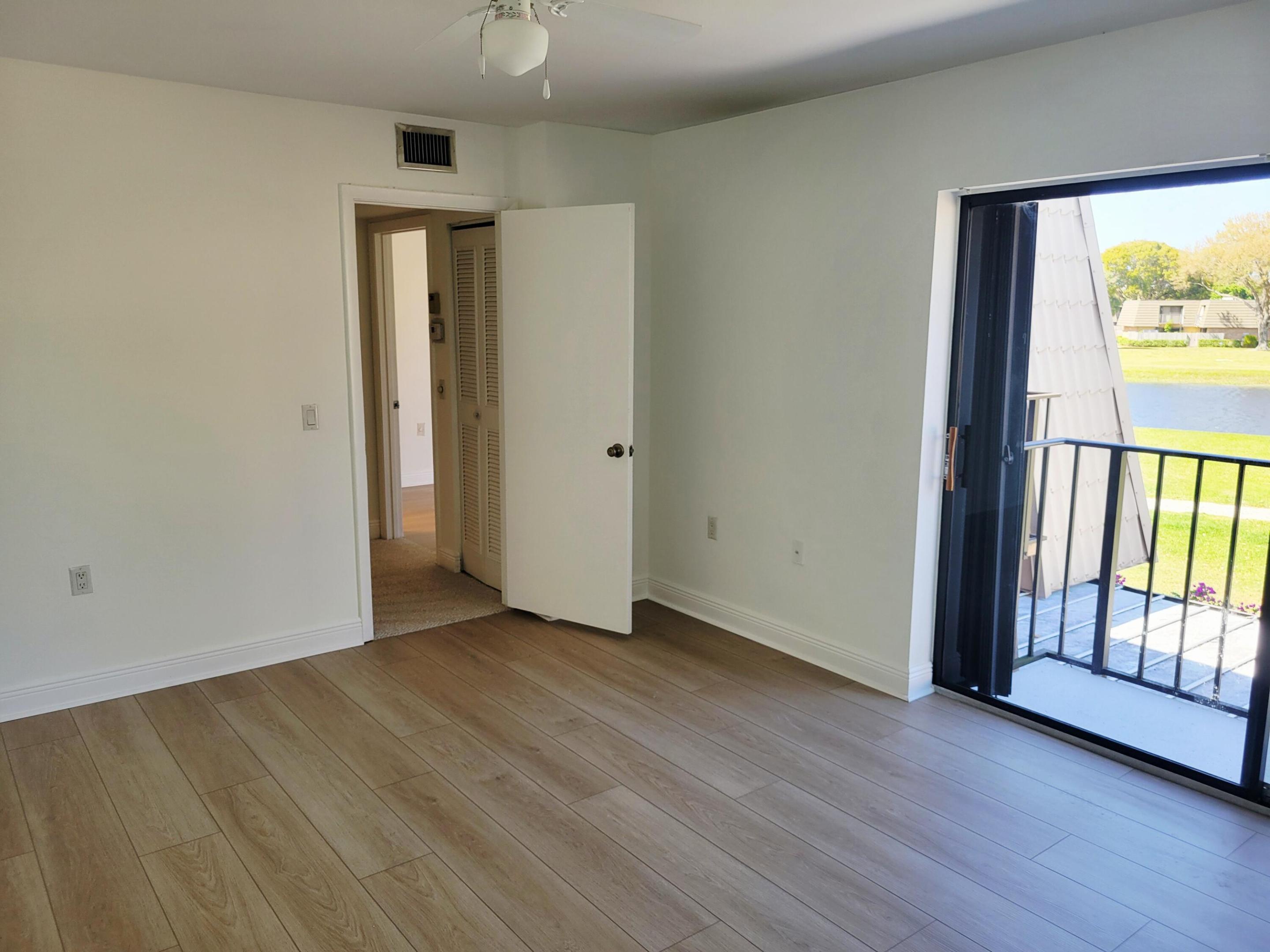 VILLAGE OF SANDALWOOD LAKES SOUTH - Residential