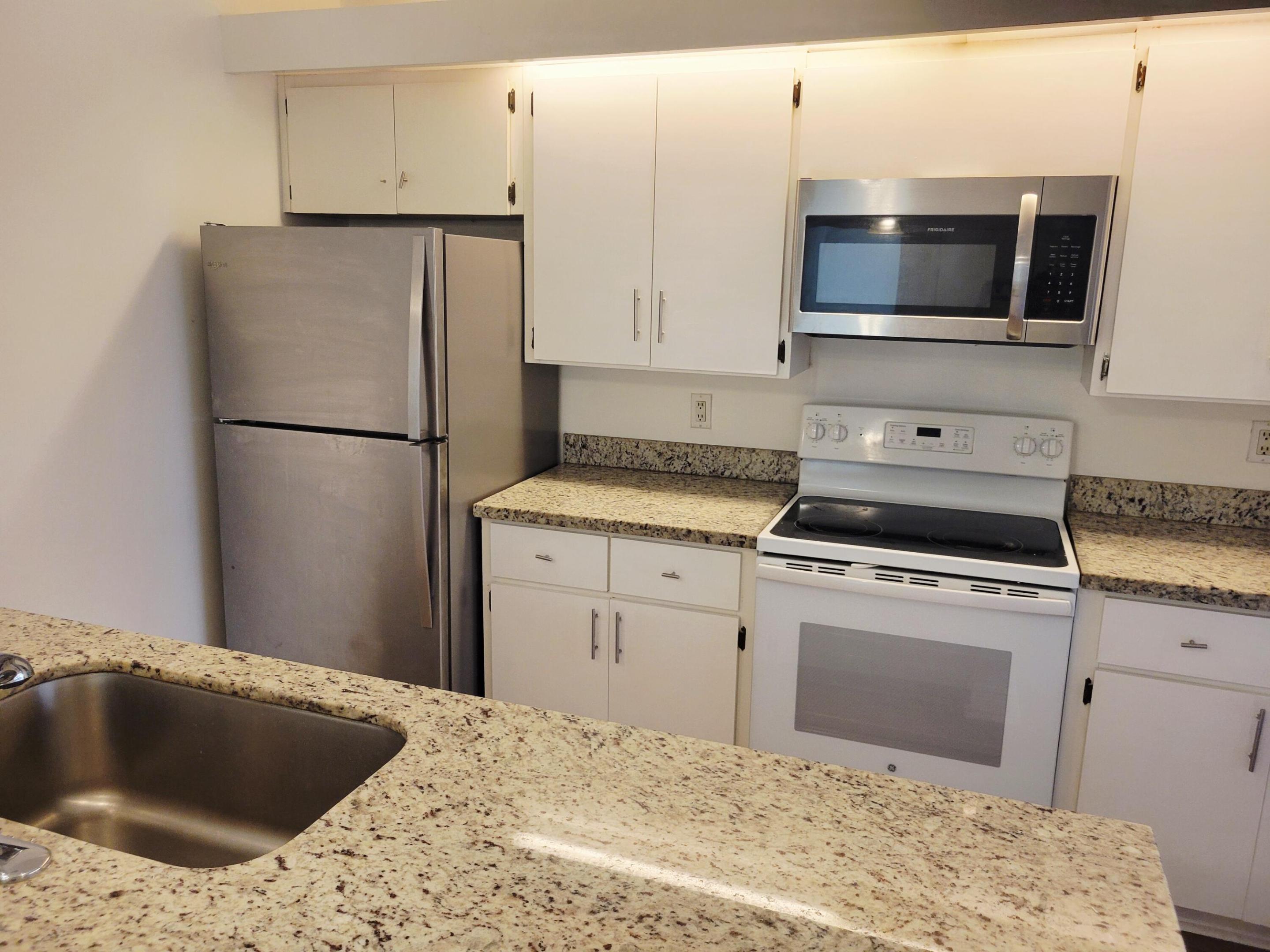 VILLAGE OF SANDALWOOD LAKES SOUTH - Residential