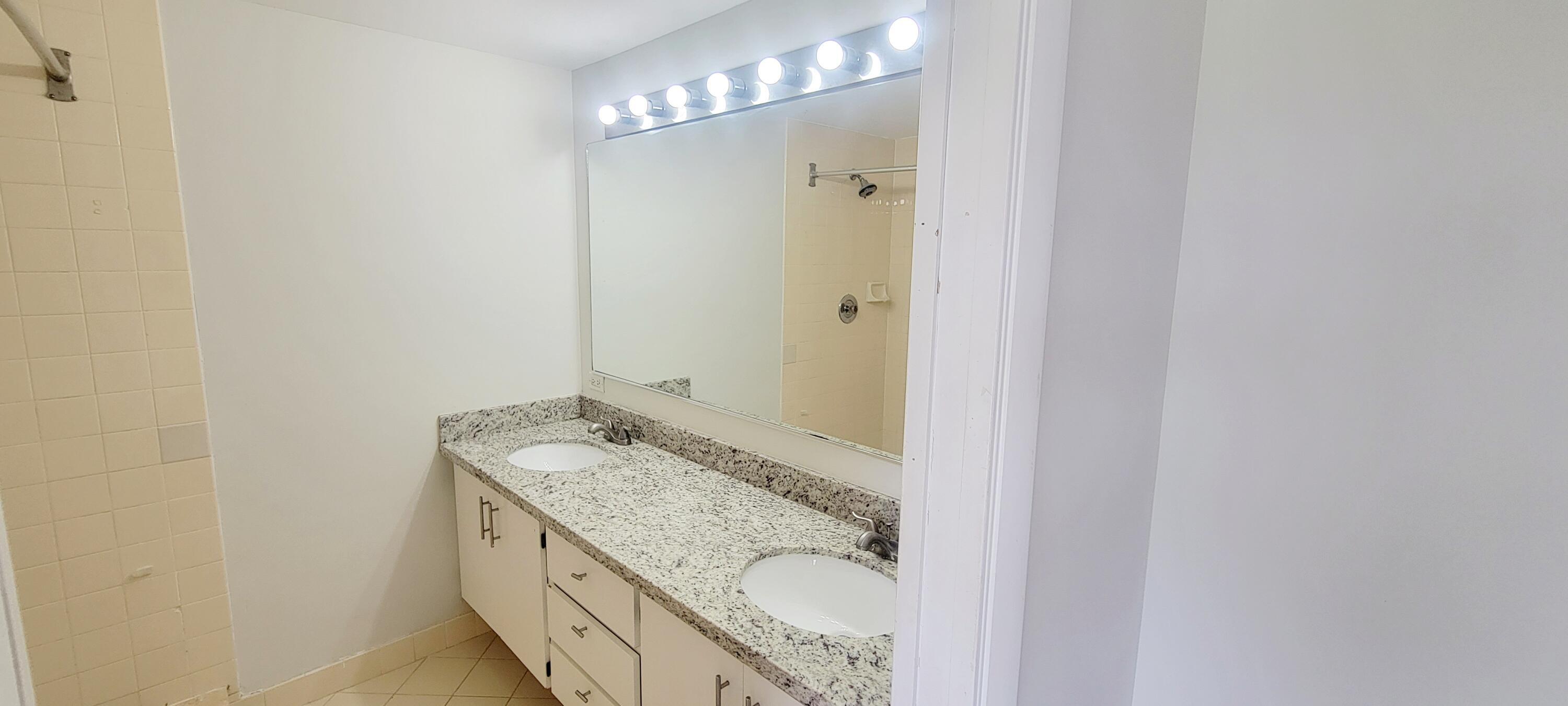 VILLAGE OF SANDALWOOD LAKES SOUTH - Residential