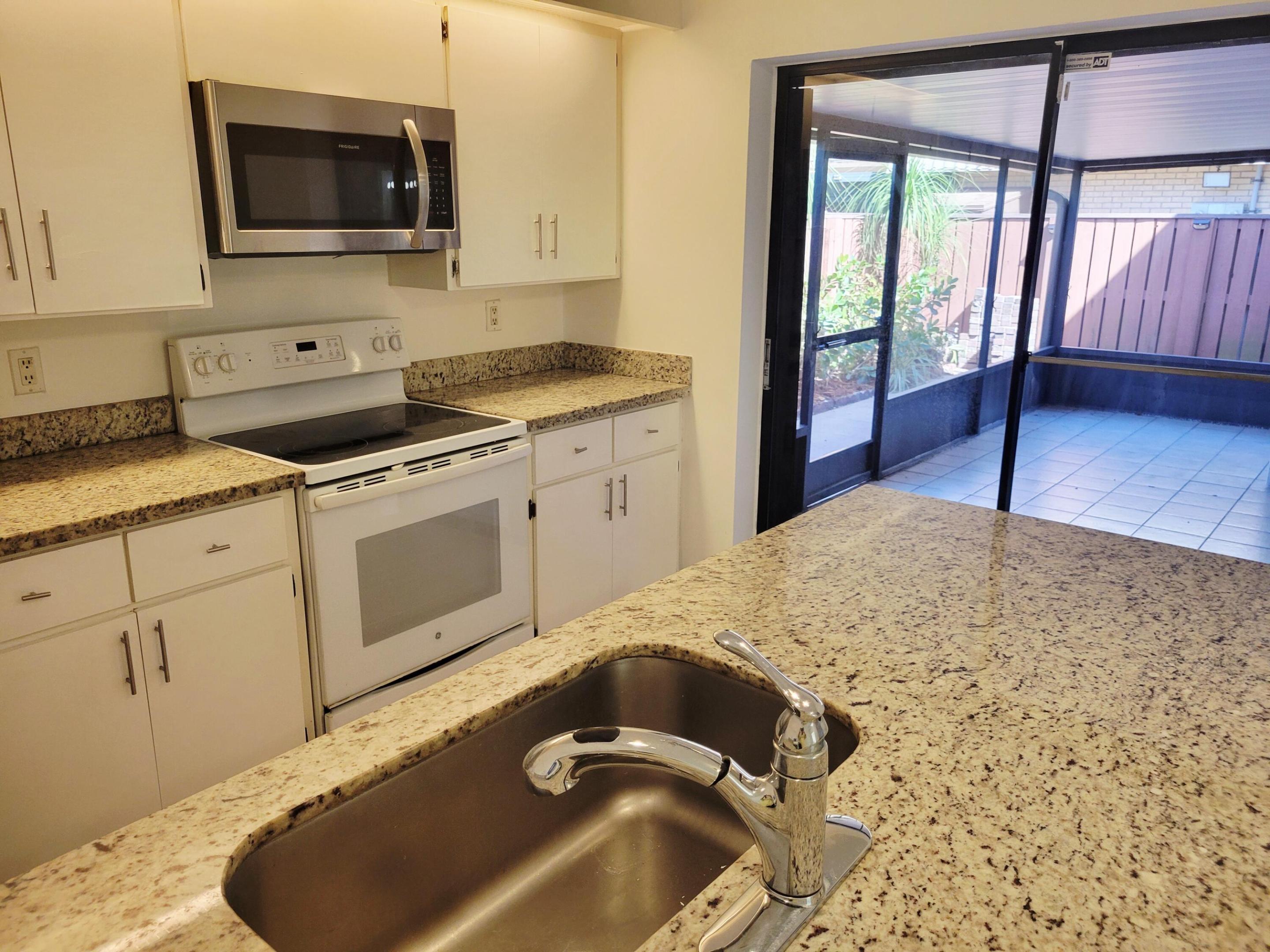 VILLAGE OF SANDALWOOD LAKES SOUTH - Residential