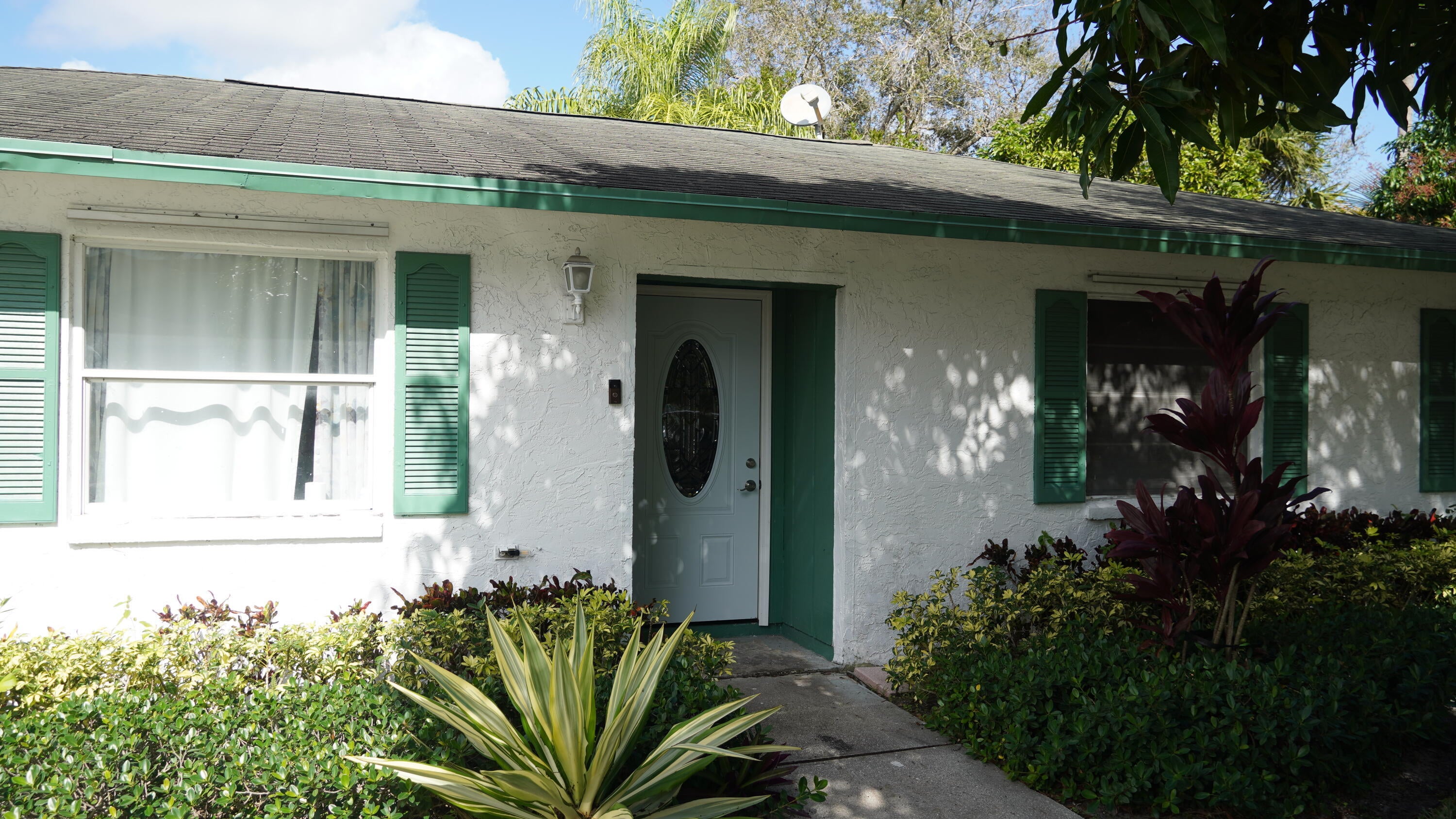 5805 BOSQUE Lane
