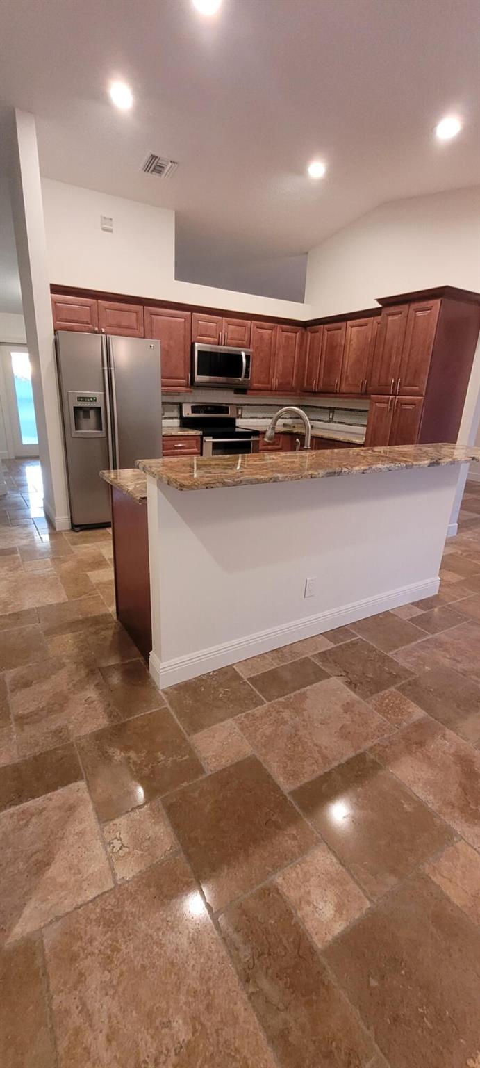 SUGAR POND MANOR OF WELLI - Residential Lease