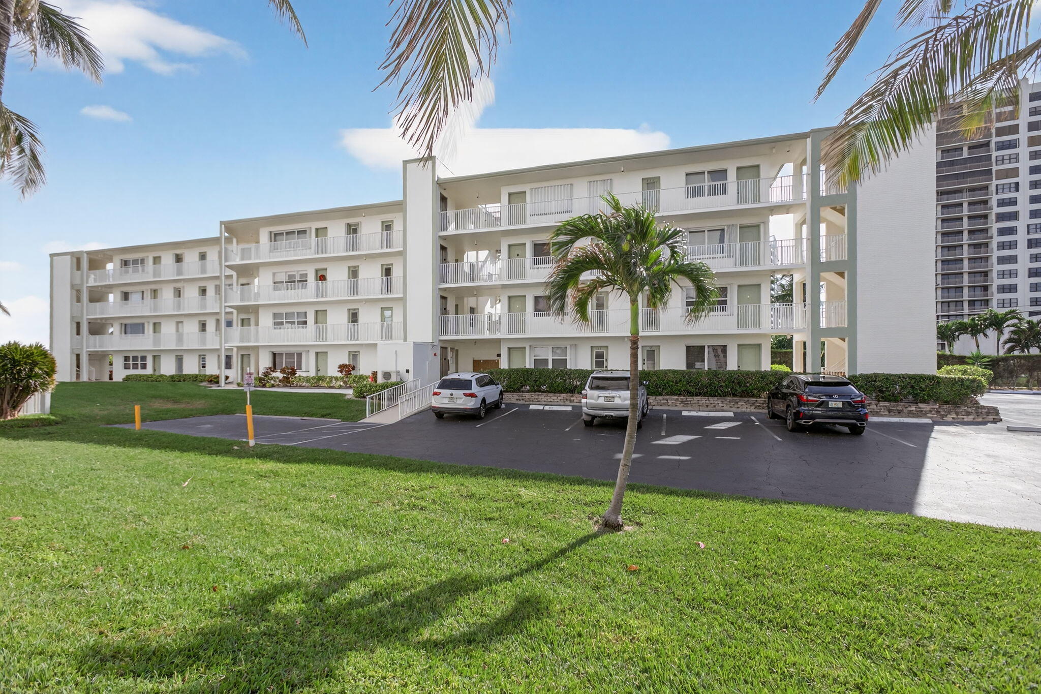 VILLAS ON THE OCEAN - Residential