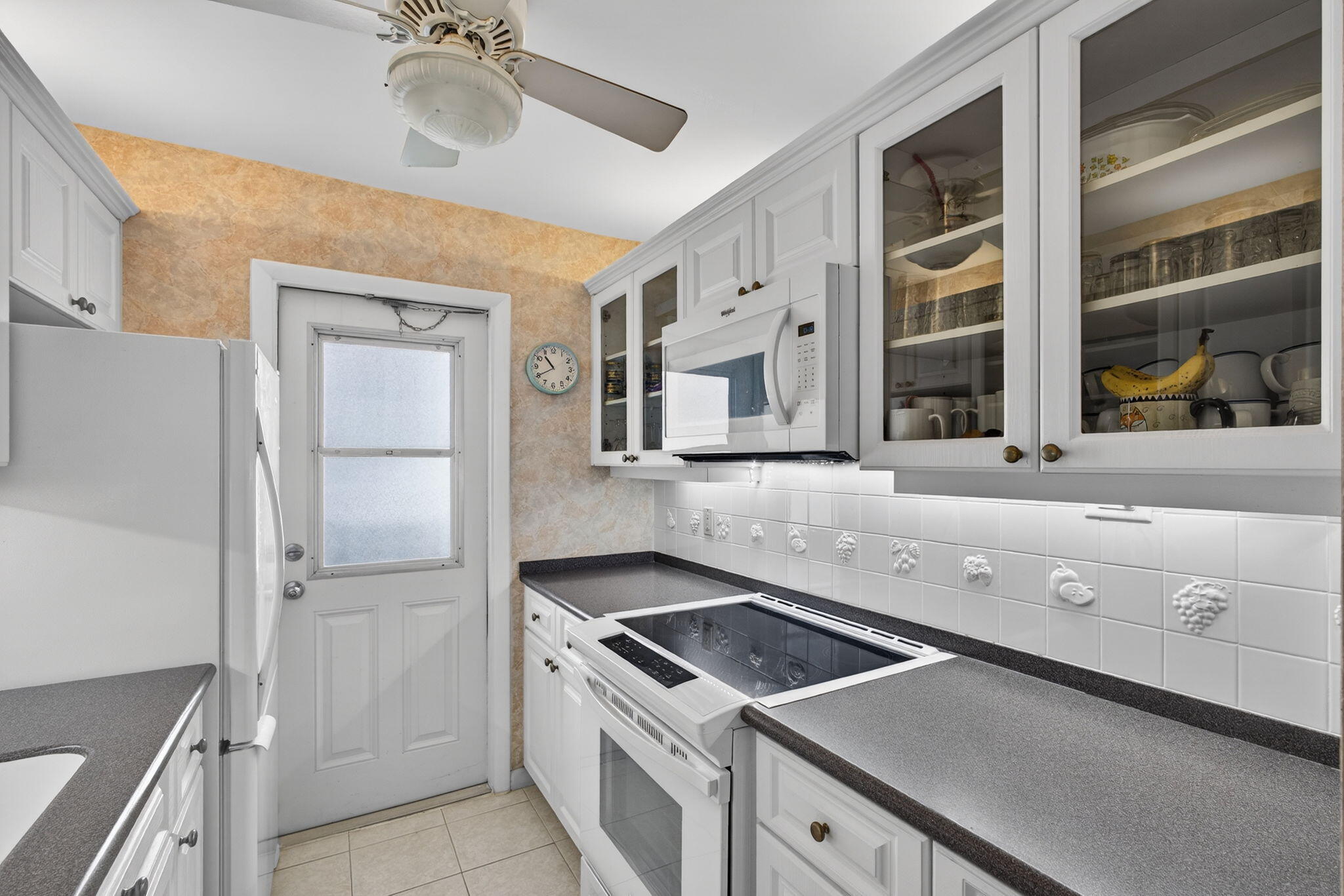 VILLAS ON THE OCEAN - Residential