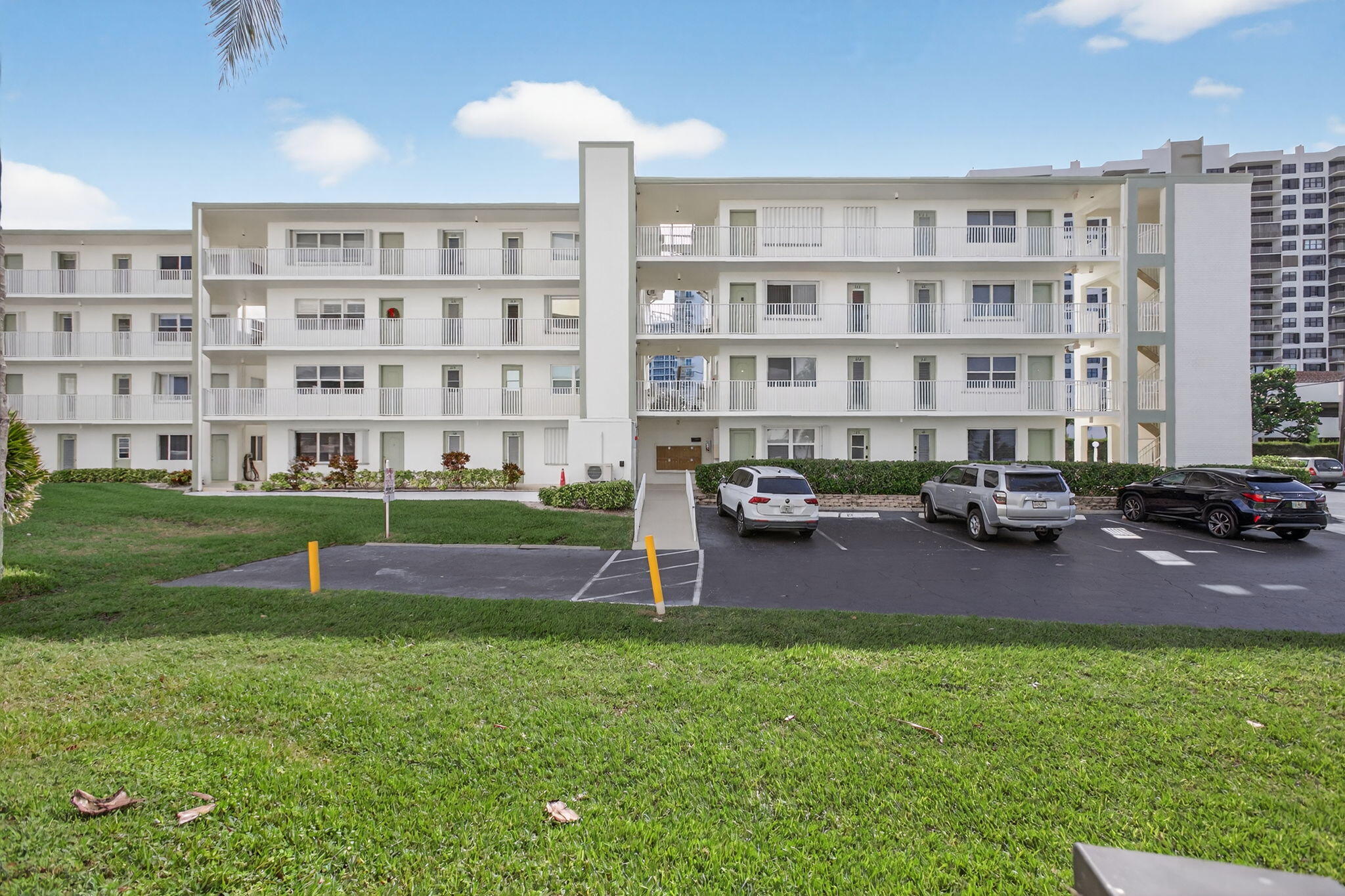 VILLAS ON THE OCEAN - Residential