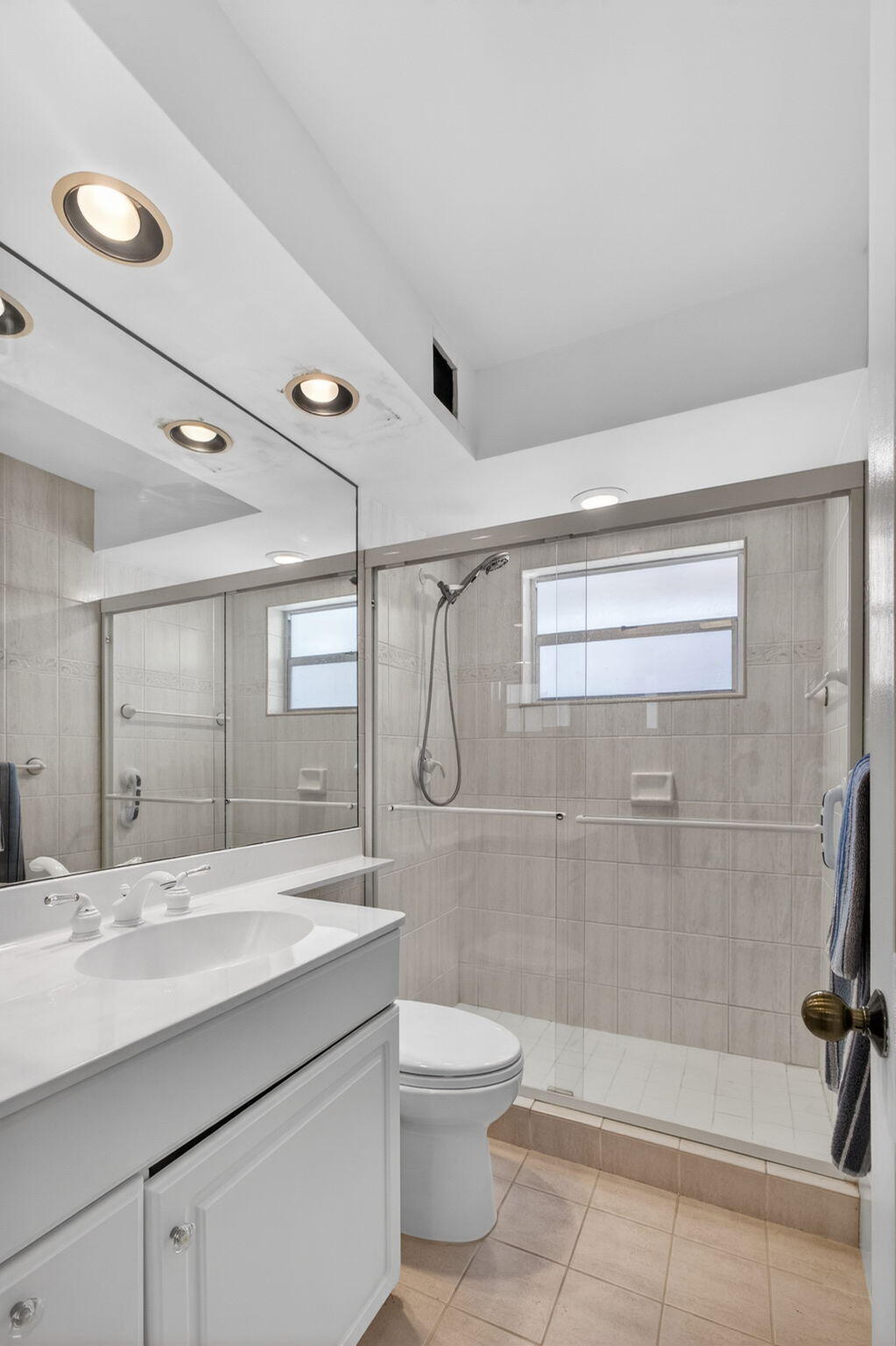 VILLAS ON THE OCEAN - Residential