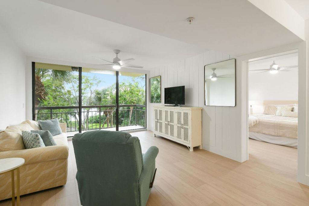 Photo of 1901 Marina Isle Way #302, Jupiter, FL 33477 (MLS # R11123905)