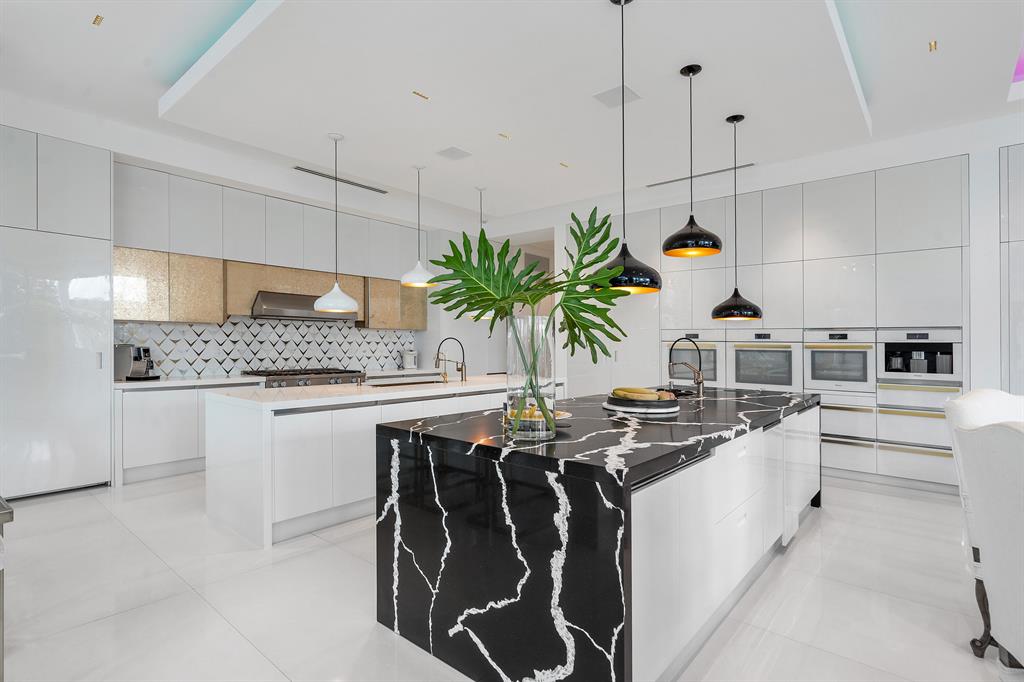 ST ANDREWS COUNTRY CLUB - Residential