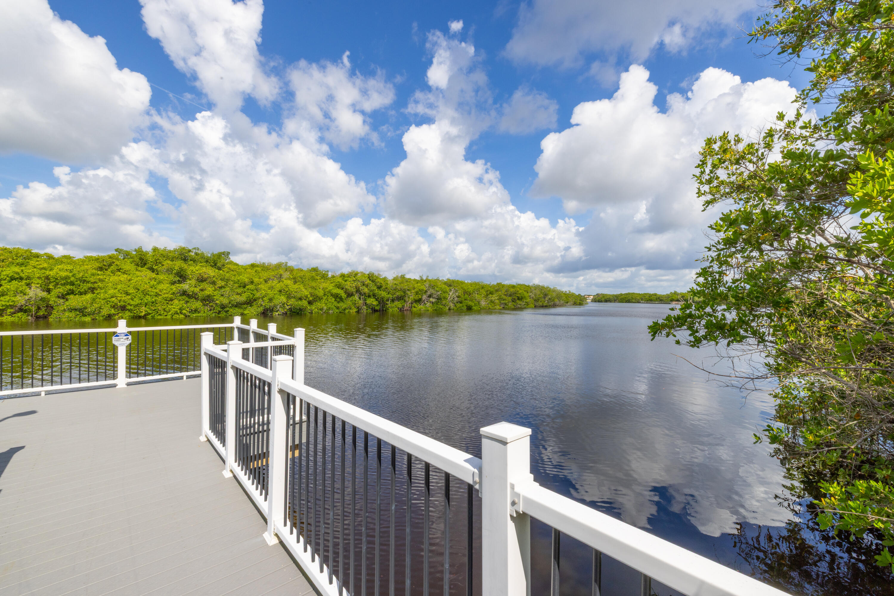 BANYAN BAY - Residential