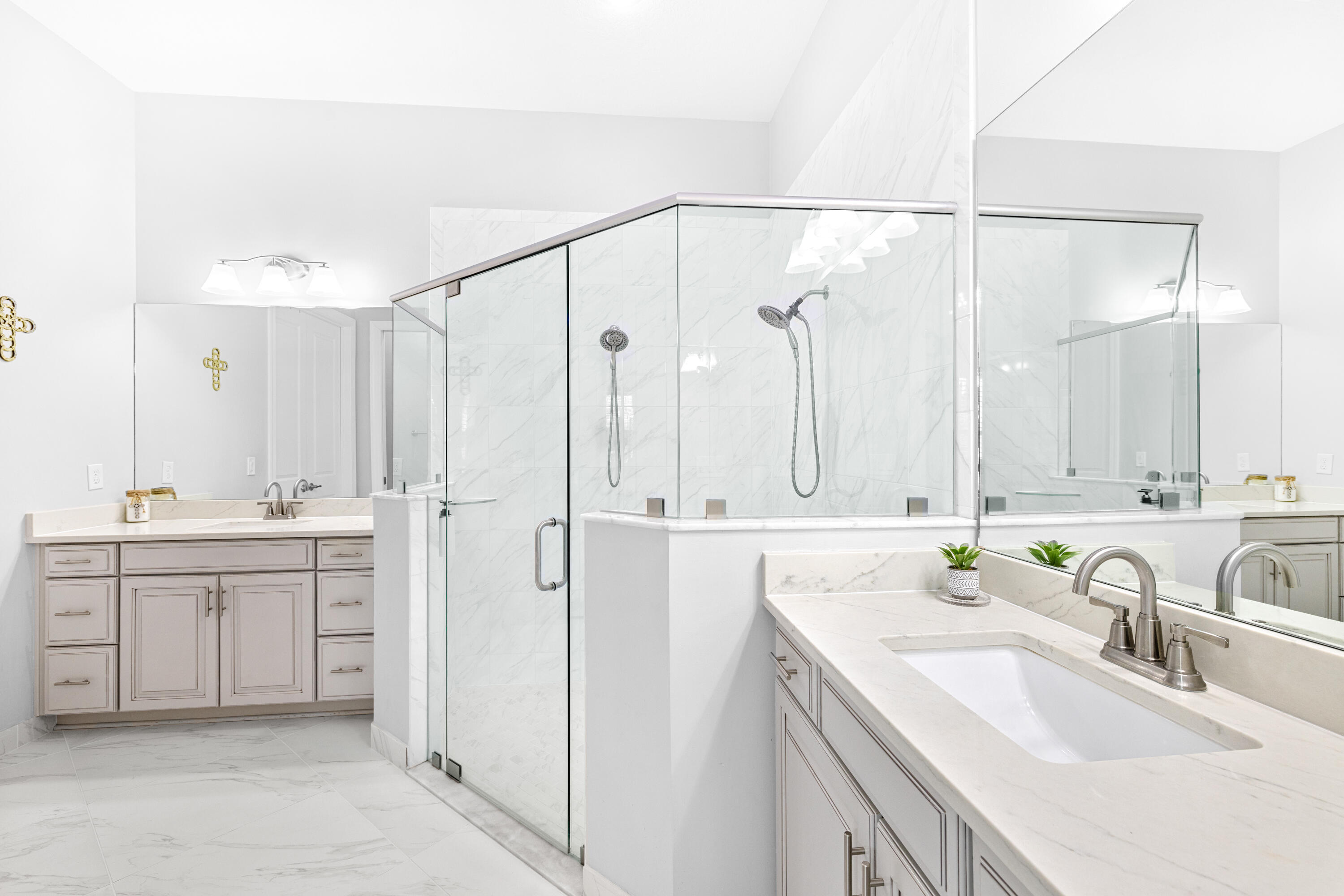 BANYAN BAY - Residential